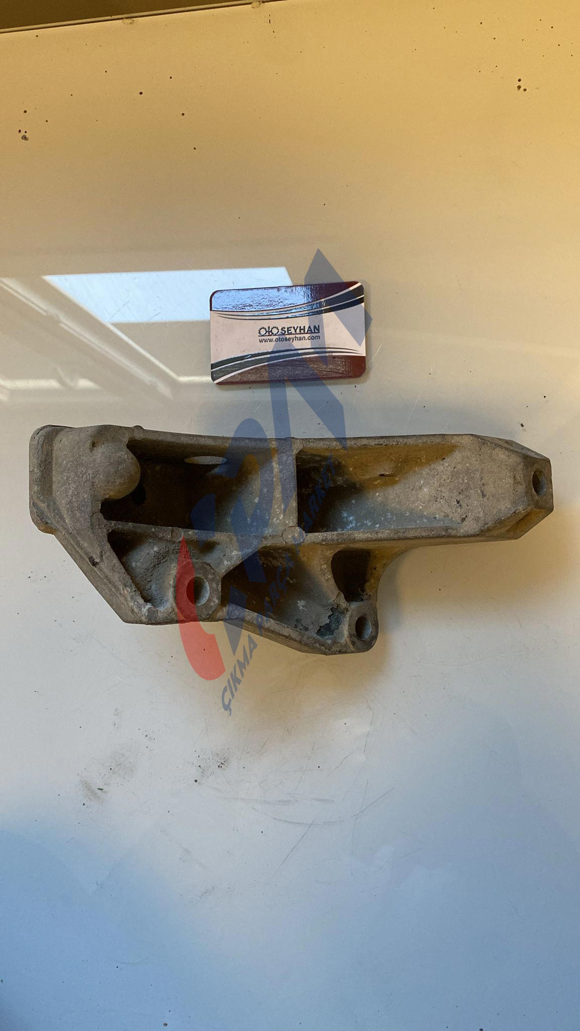 golf 4 bora akl motor şanzıman kulağı braketi