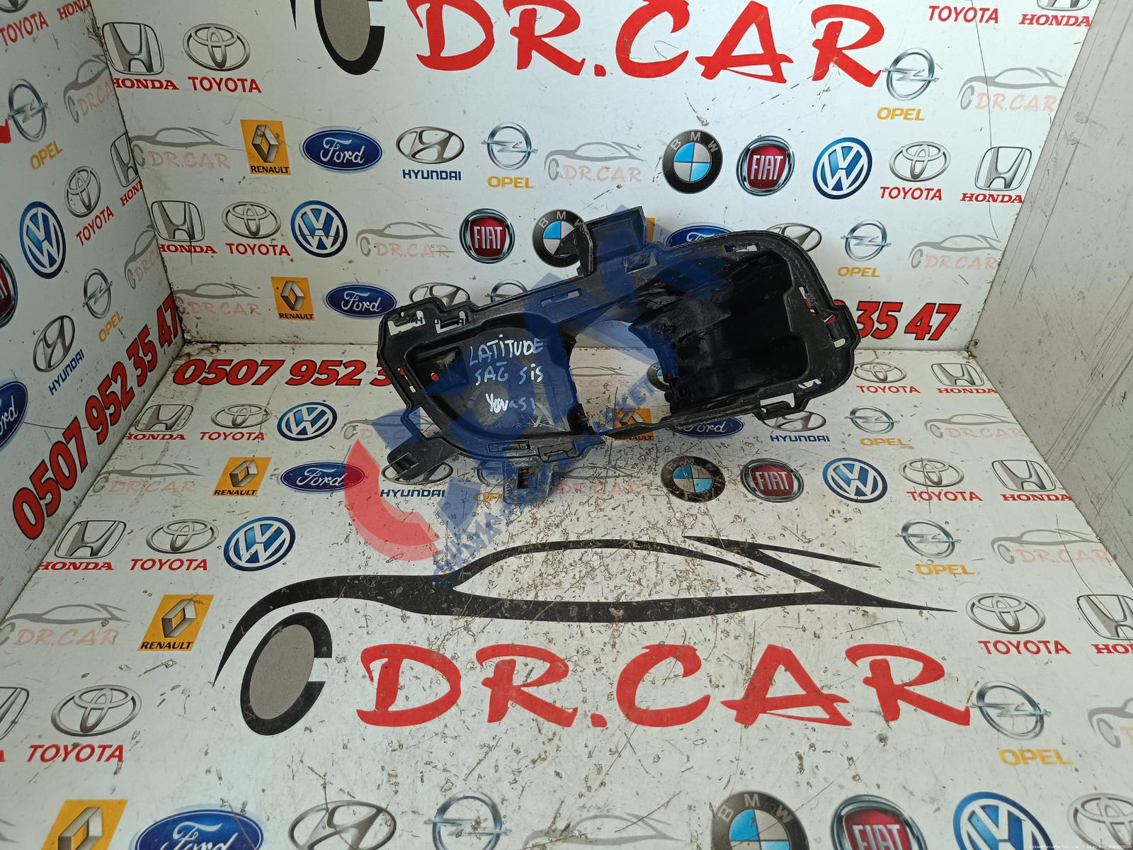 Renault Latitude Sağ Sis Far Yuvası 261A43477R