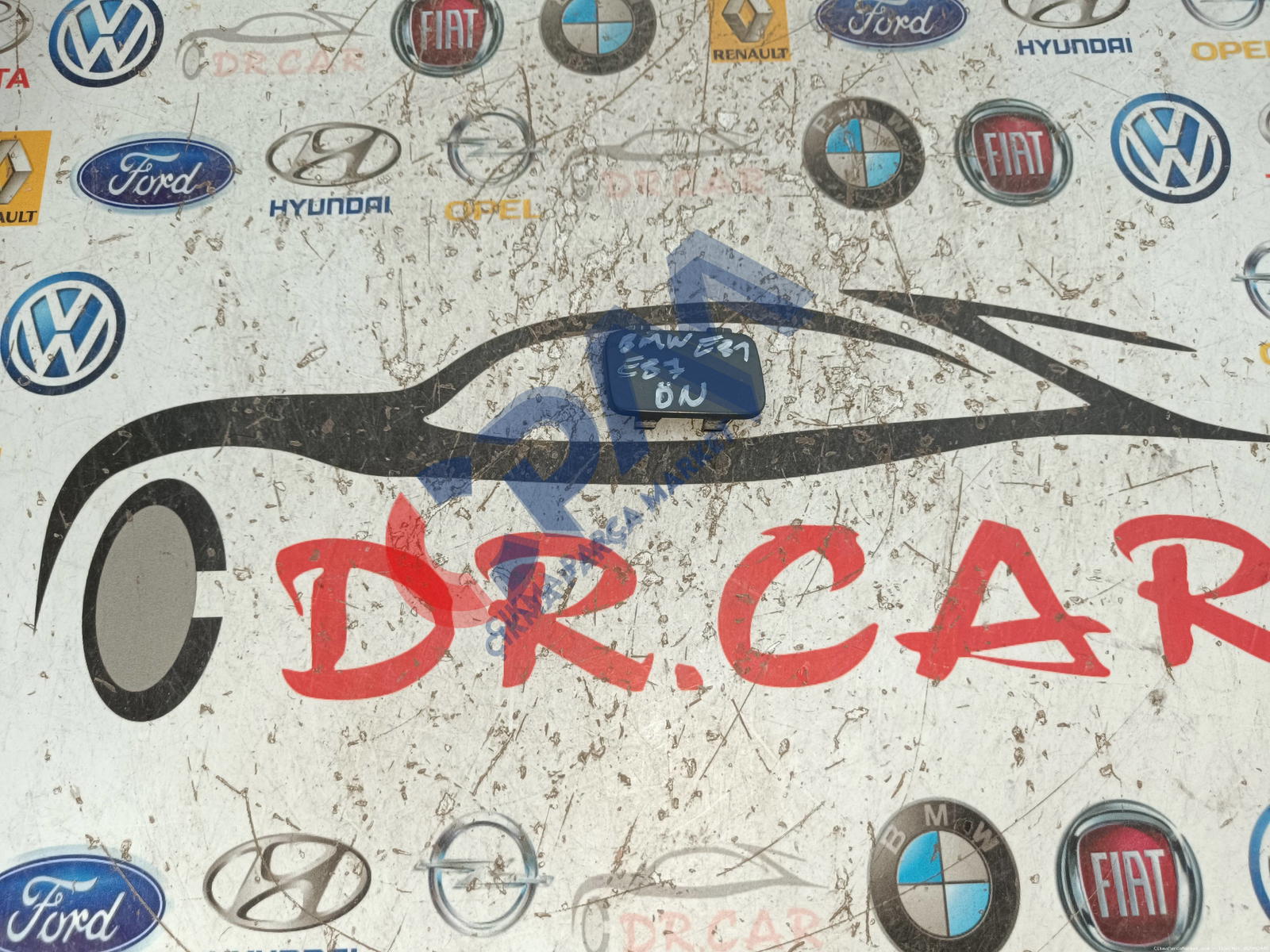BMW 1 Serisi E81 E87 Ön Çeki Kapağı 51117166581