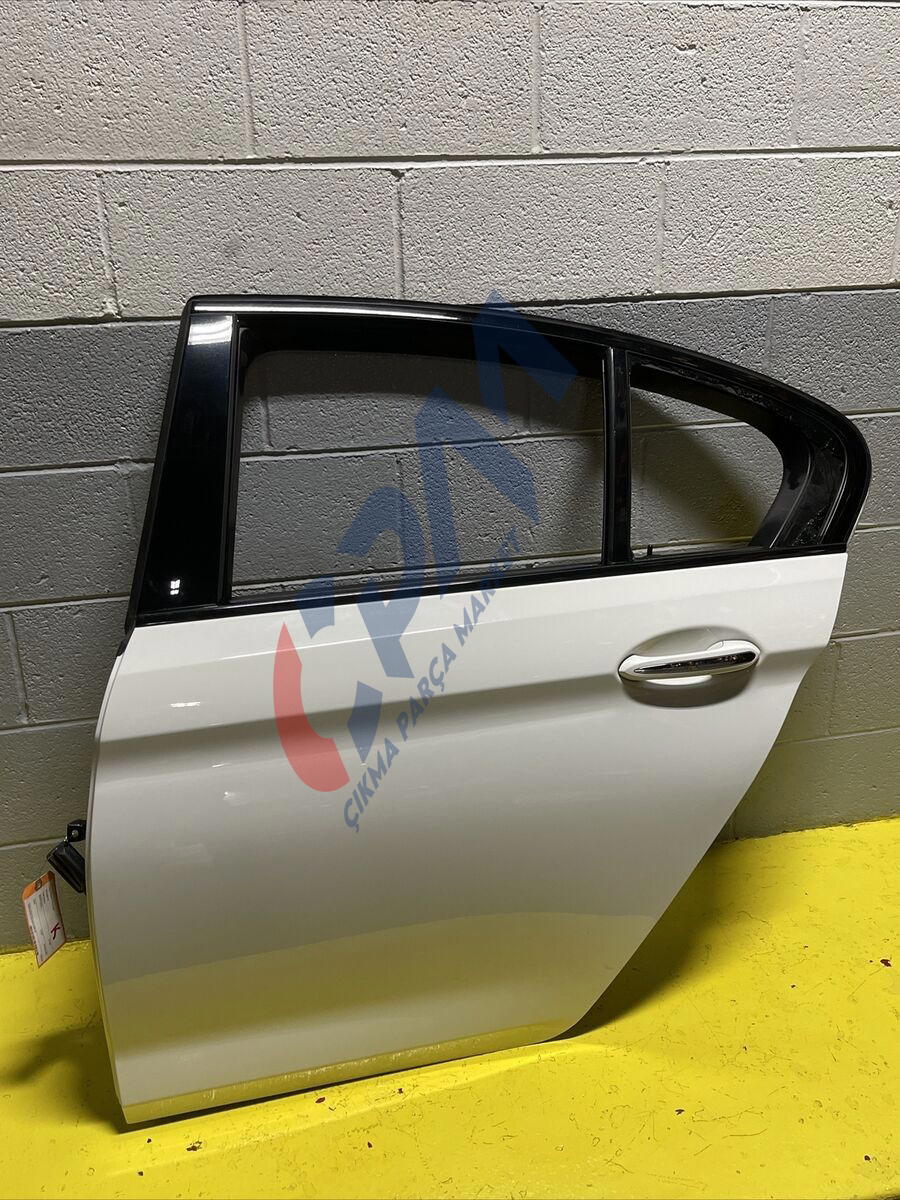 BMW ÇIKMA G30 BEYAZ SOL ARKA KAPI