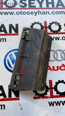 bmw 5.20 E34 sigorta kutusu kenar kapağı