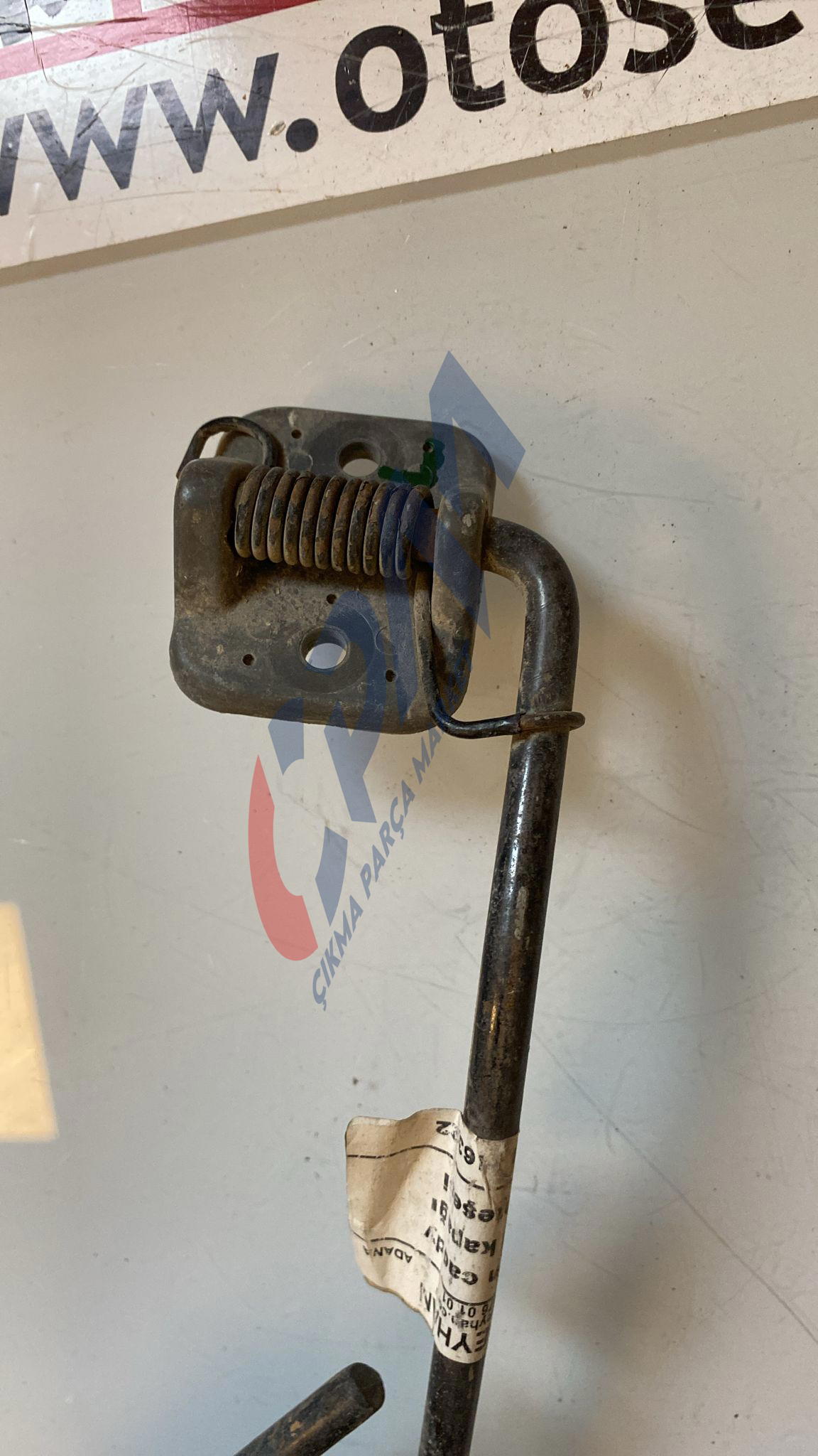 Volkswagen caddy 2000 bagaj kapağı tutucu menteşe gergisi sol