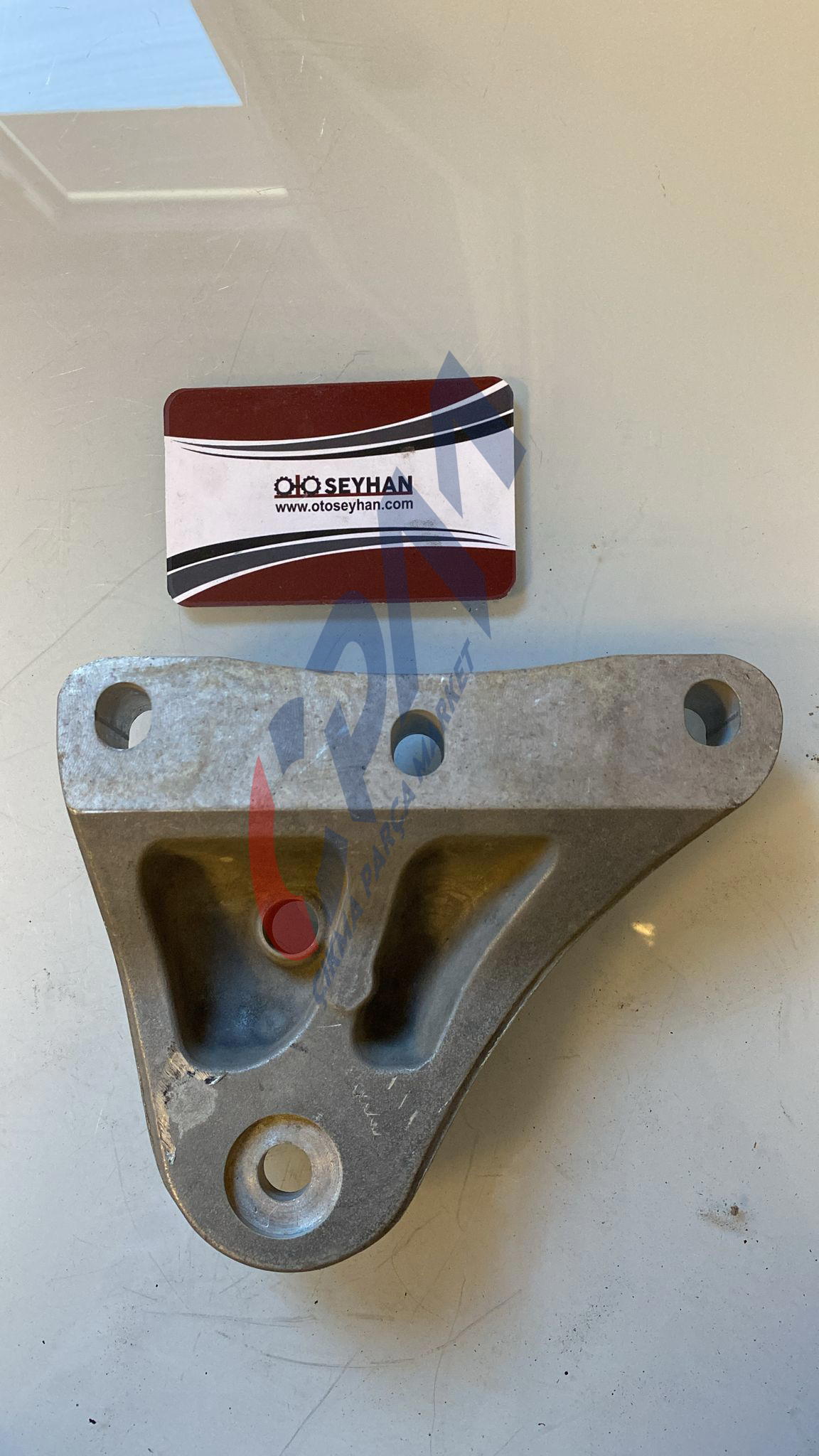 6R0199185A polo ibiza sağ motor kulağı braketi