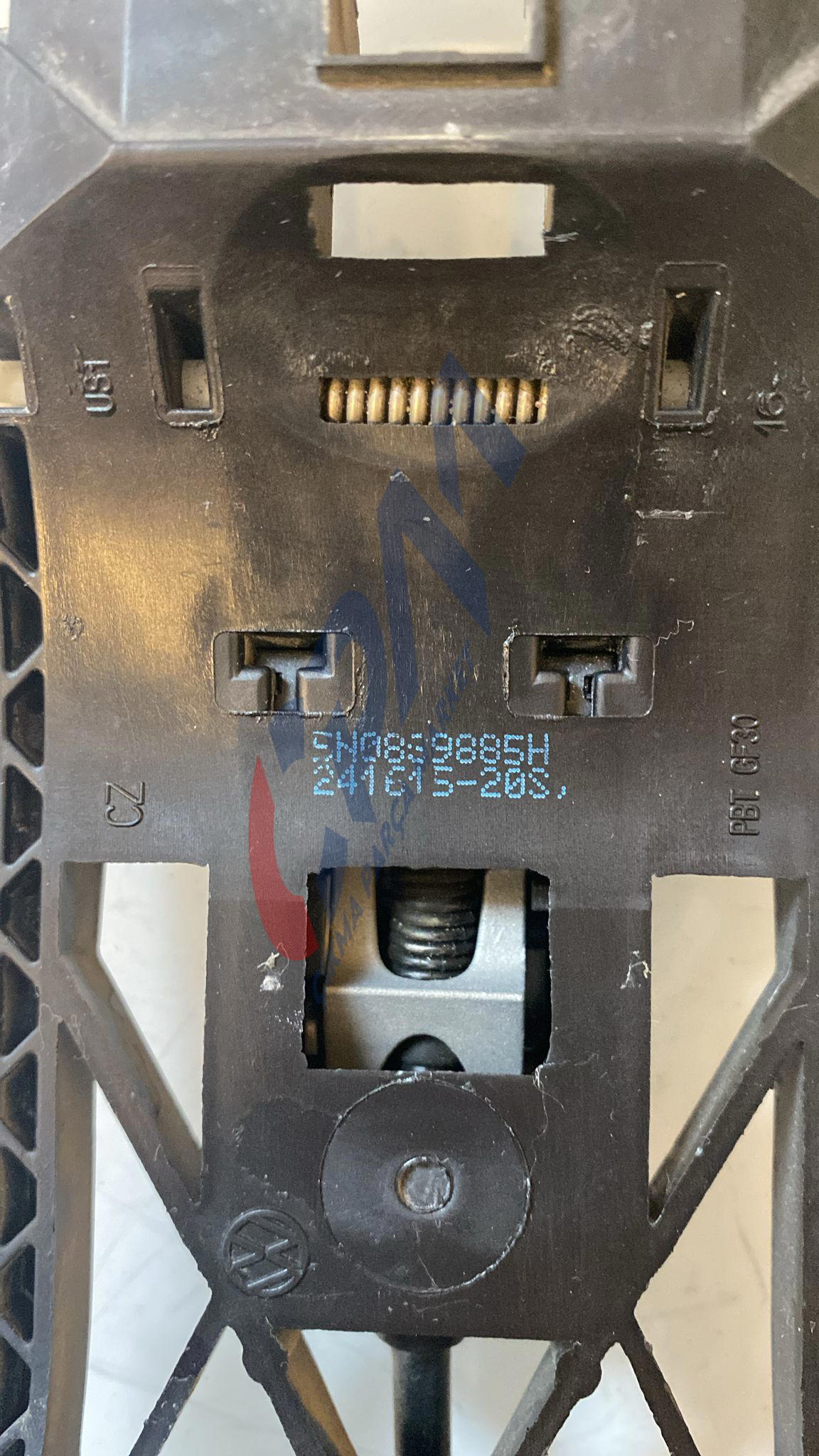 5N0839885H golf 7 sağ ön dış kapı kolu braketi