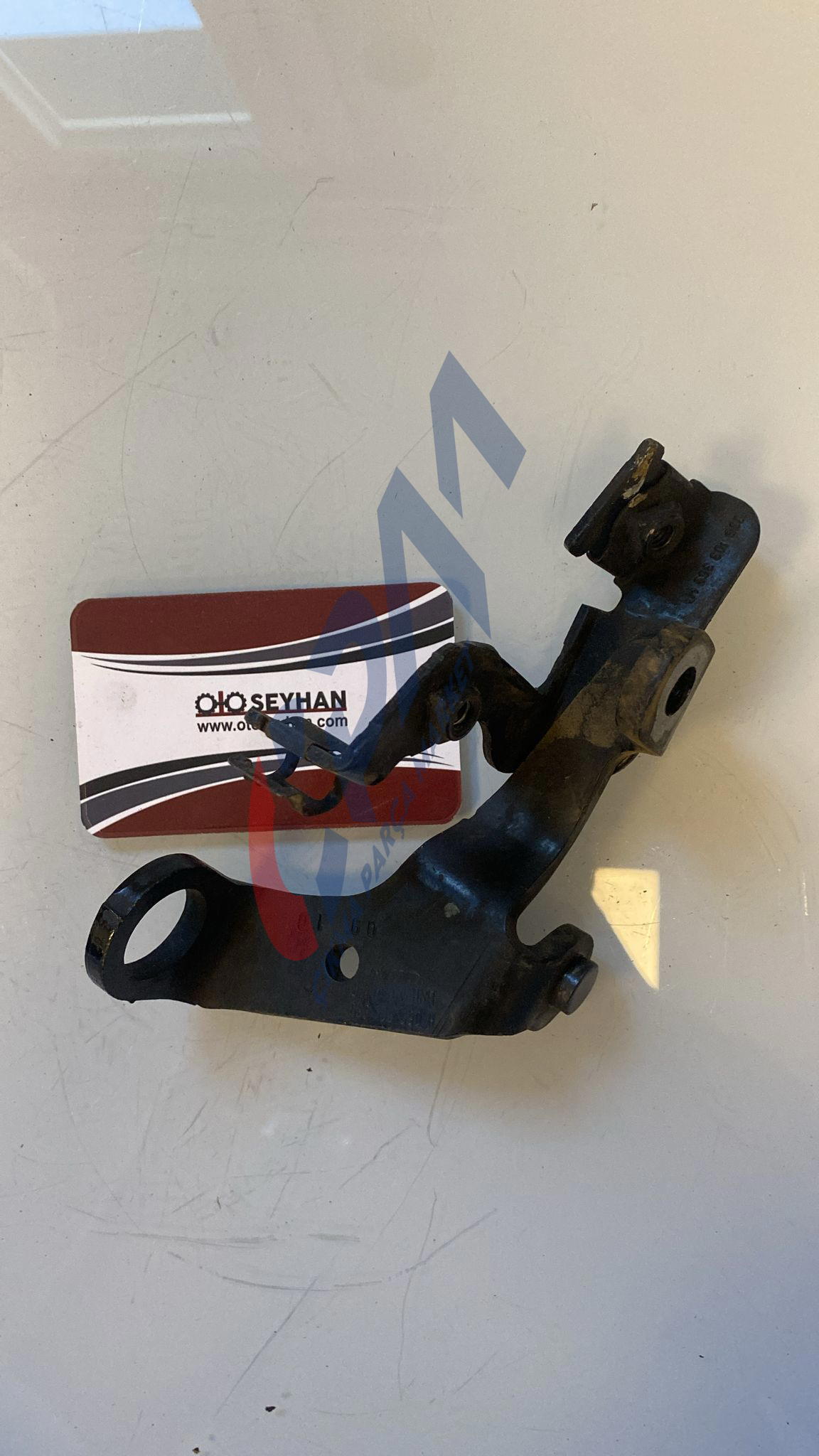 03G103390H volkswagen caddy 1.9 BLS motor kaldırma braketi