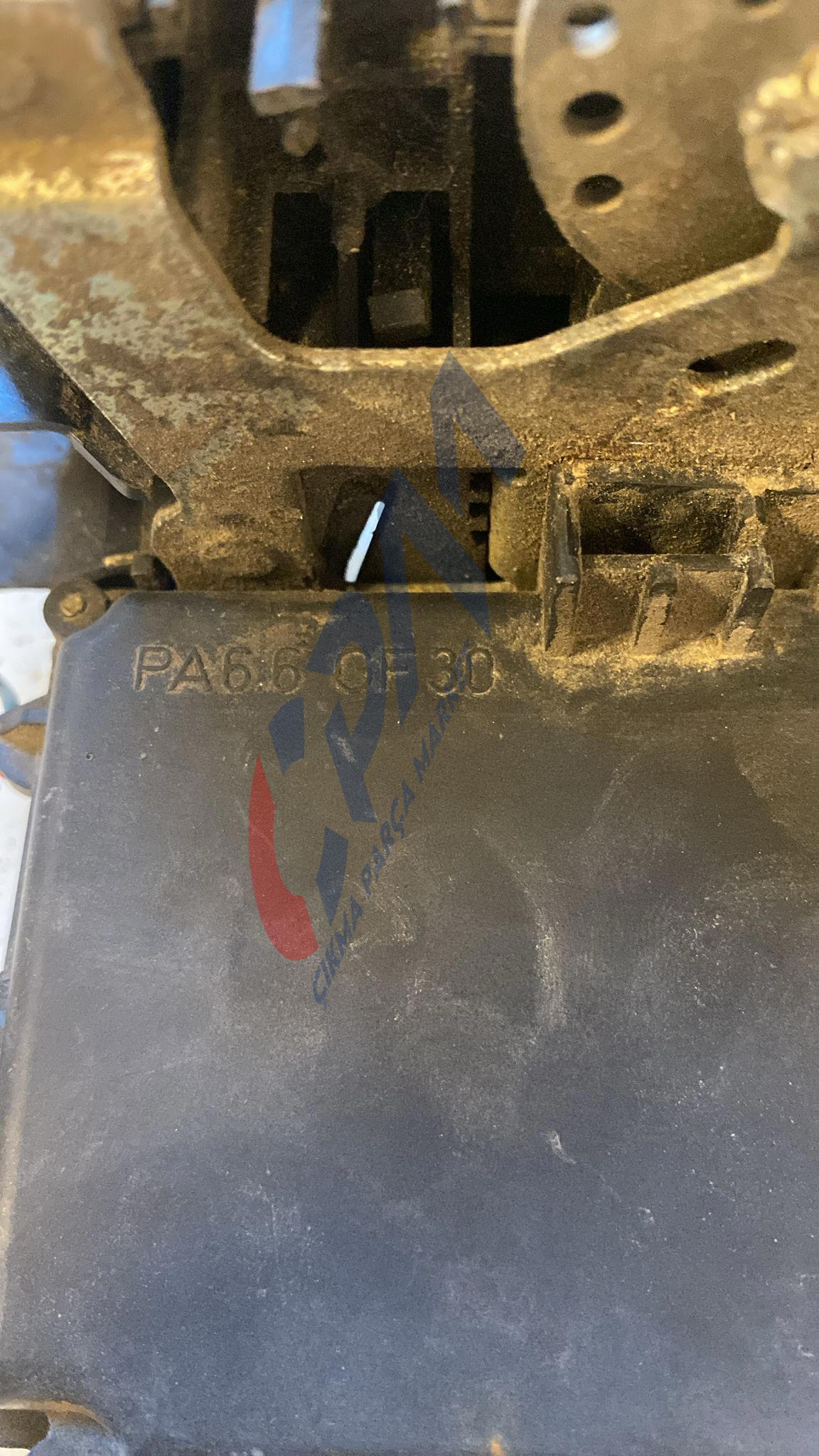 volkswagen golf 4 sağ arka kapı kilidi