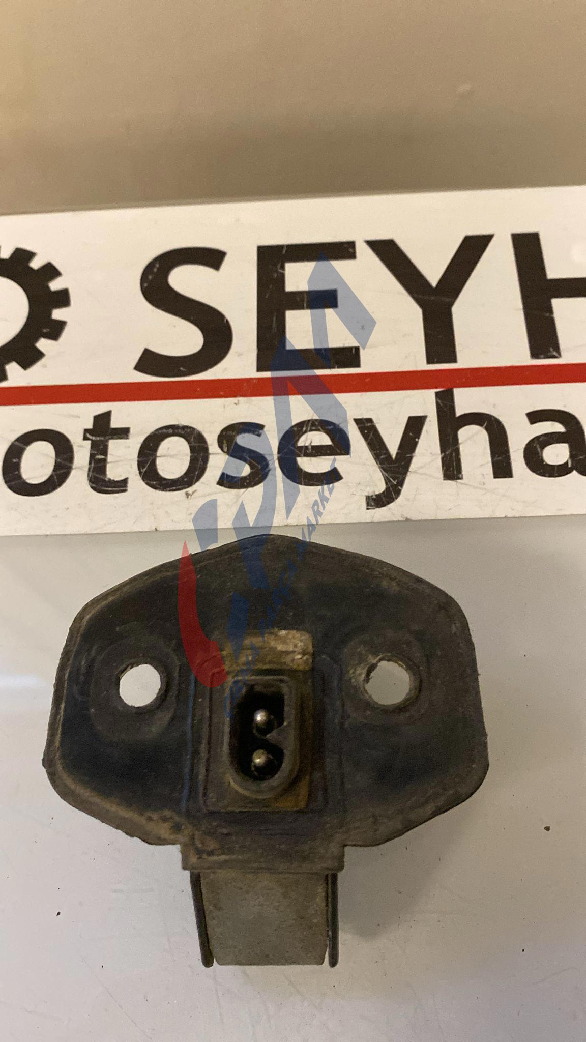 8101126 bmw 5.20 E34 1990 4 kapı kilit karşılığı sensörlü