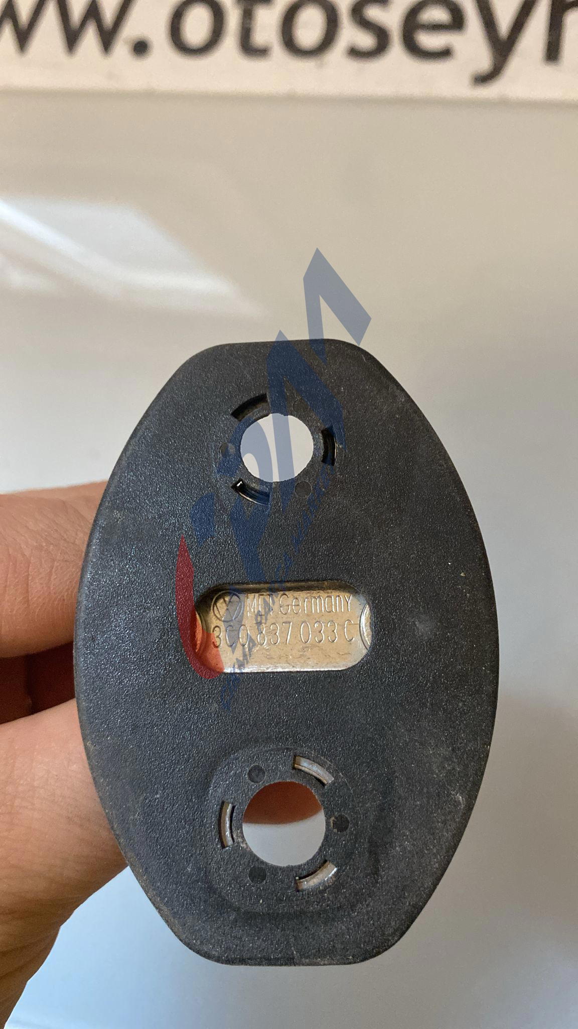 3C0837033C volkswagen golf 7 sol arka kapı kilit karşılığı