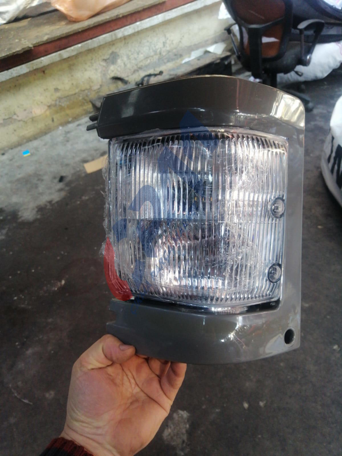 Mazda E2200 Kamyonet Sol Sinyal