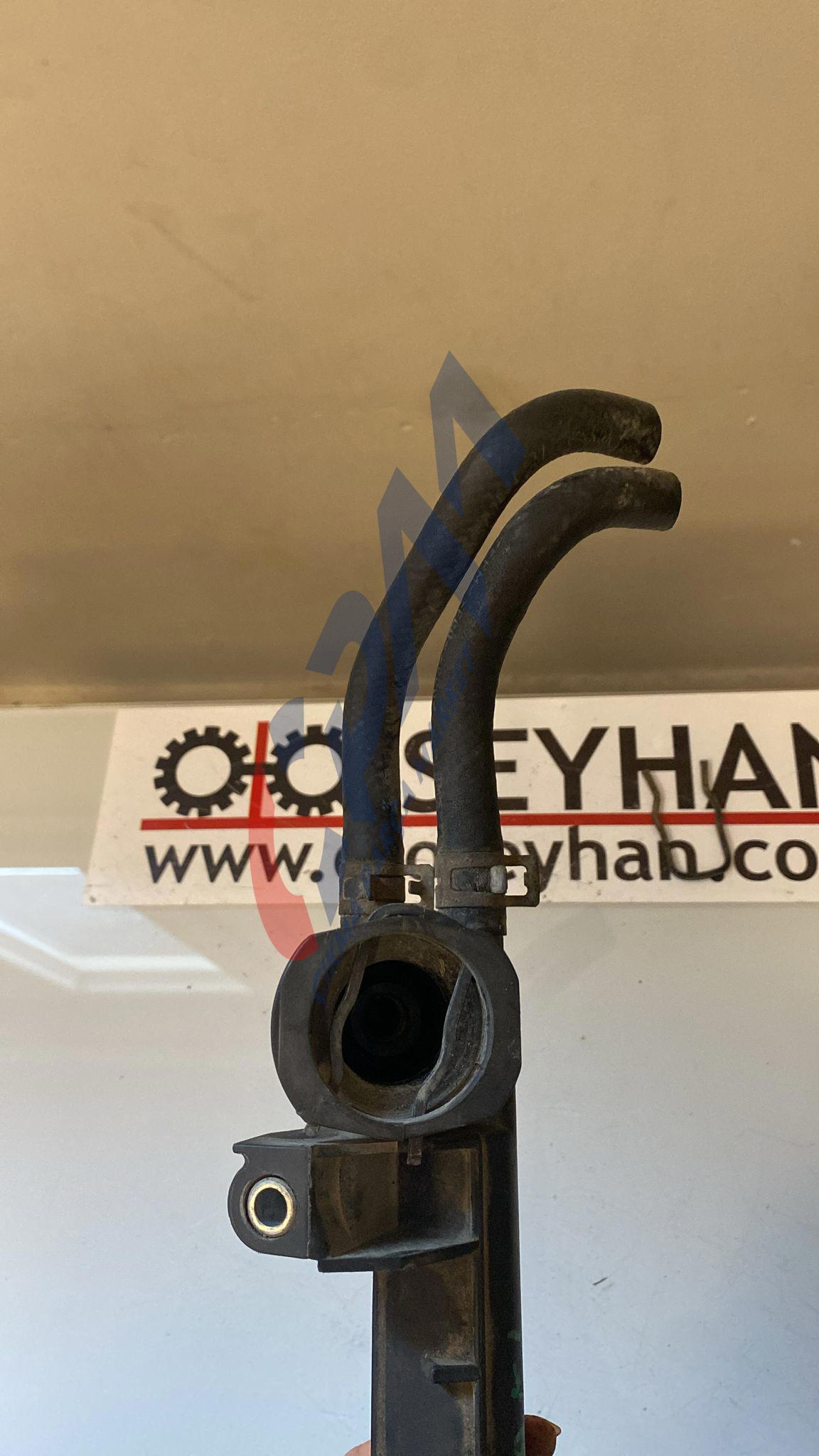 06A133317A Volkswagen Jetta 1.6 AKL enjektör kütüğü