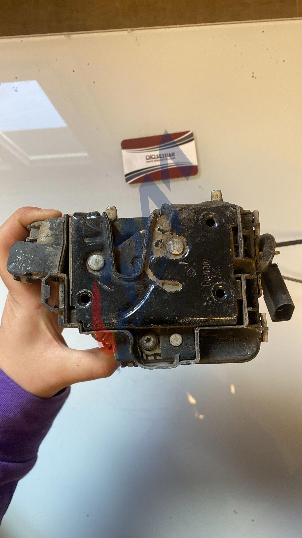 6K4839015G seat ibiza 1999 arka sol kapı kilidi