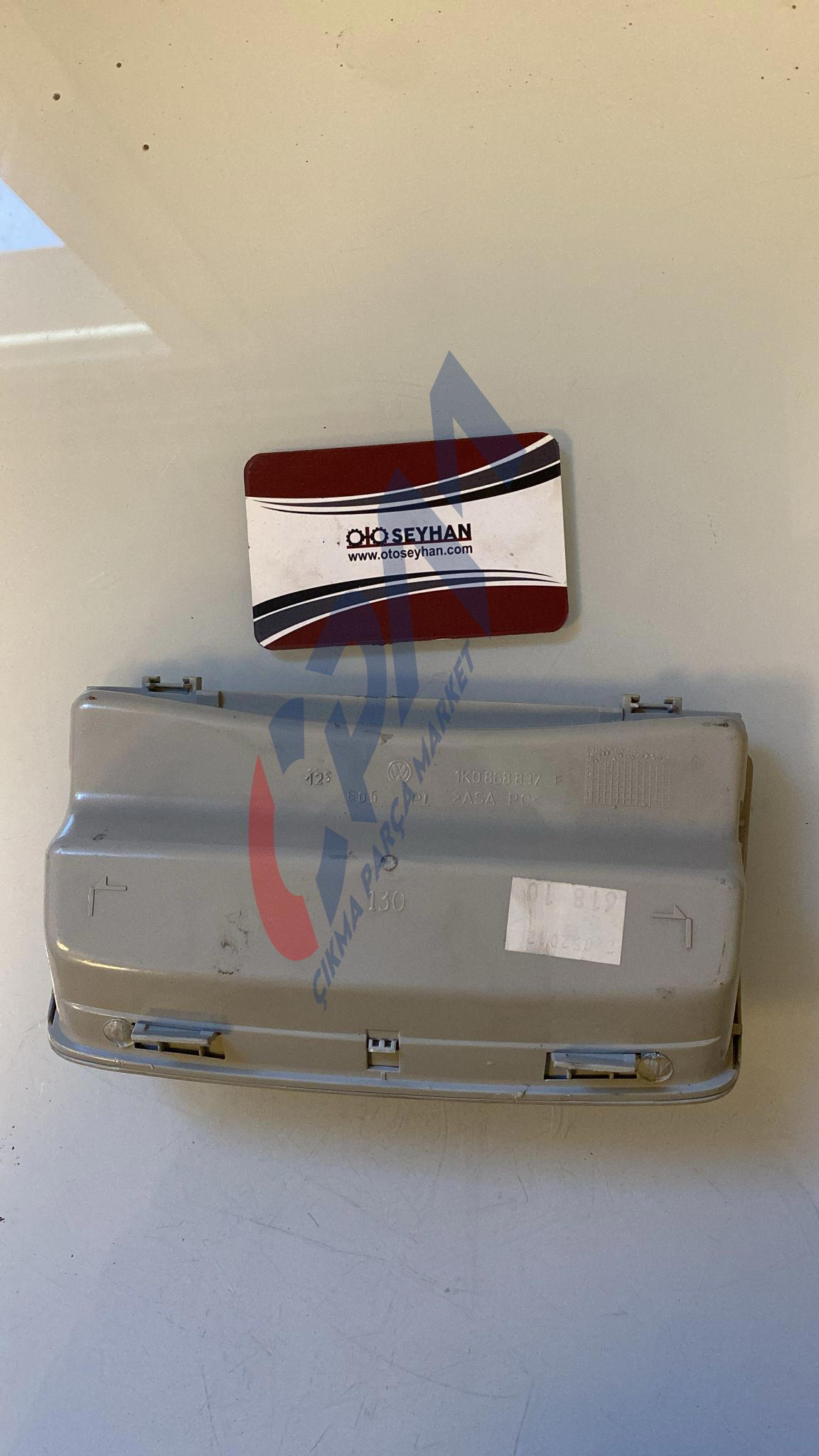 1K0868837F vw golf 6 tavan lambası gözlük yeri