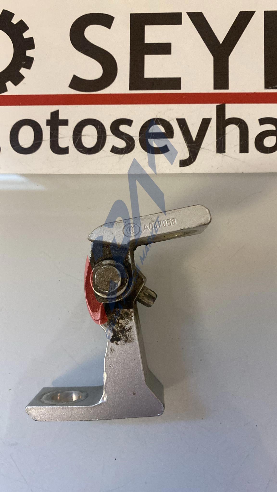 8X0831404F 8X4833408B Skoda Octavia 2022 sağ ön arka alt üst kapı menteşesi