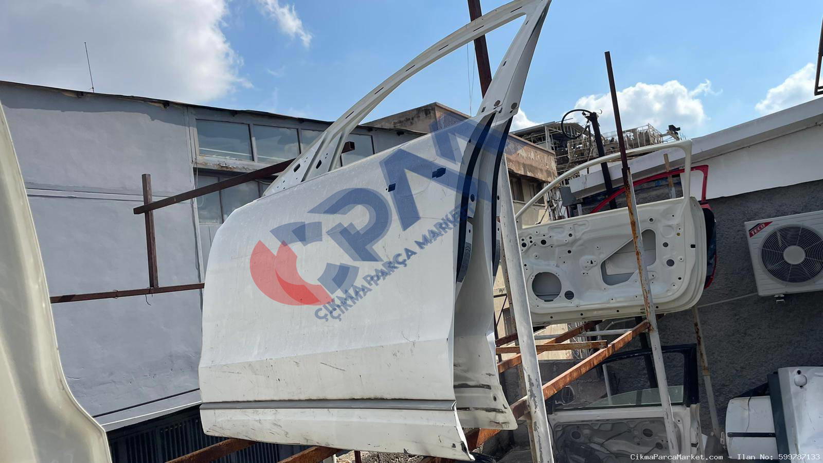 Audi Q5 Sol Ön Kapı
