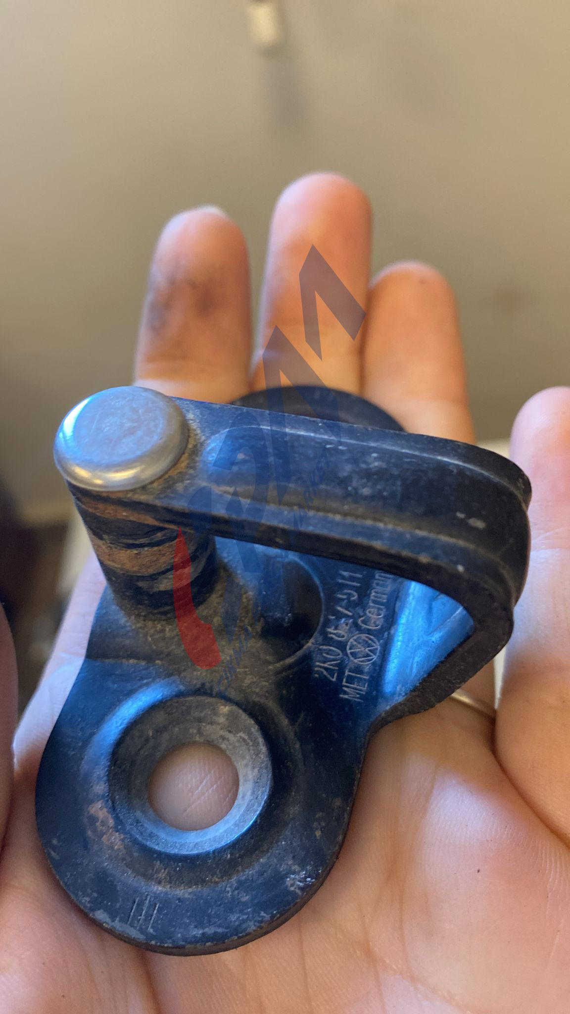 2K0827511 Volkswagen Caddy 2015 bagaj kilit karşılığı