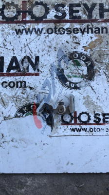 7N0881402 Volkswagen Polo 2017 1.2 tsı ön sağ kapı menteşesi