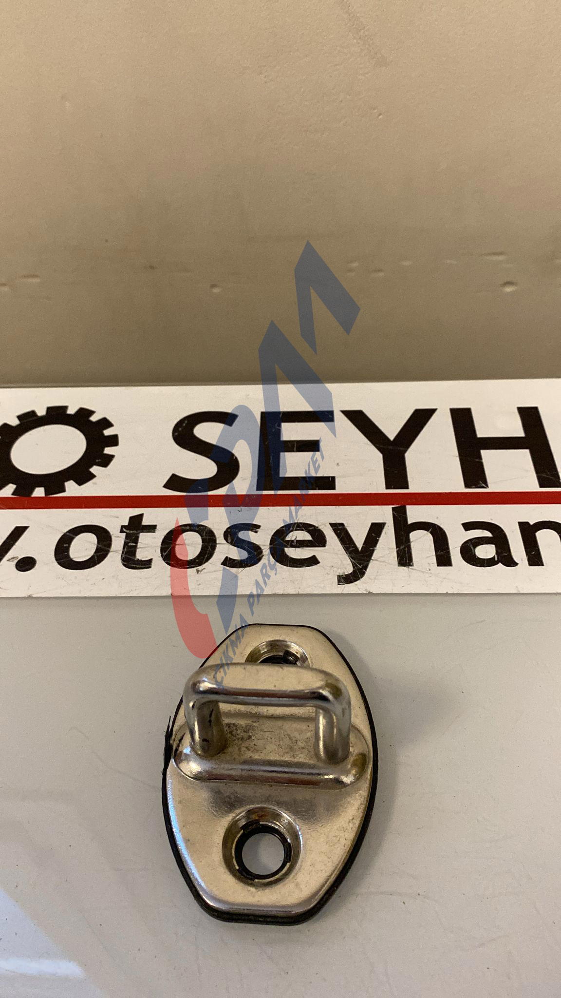 5J0837033A Seat Toledo ön sağ sol kapı kilit kaşılığı