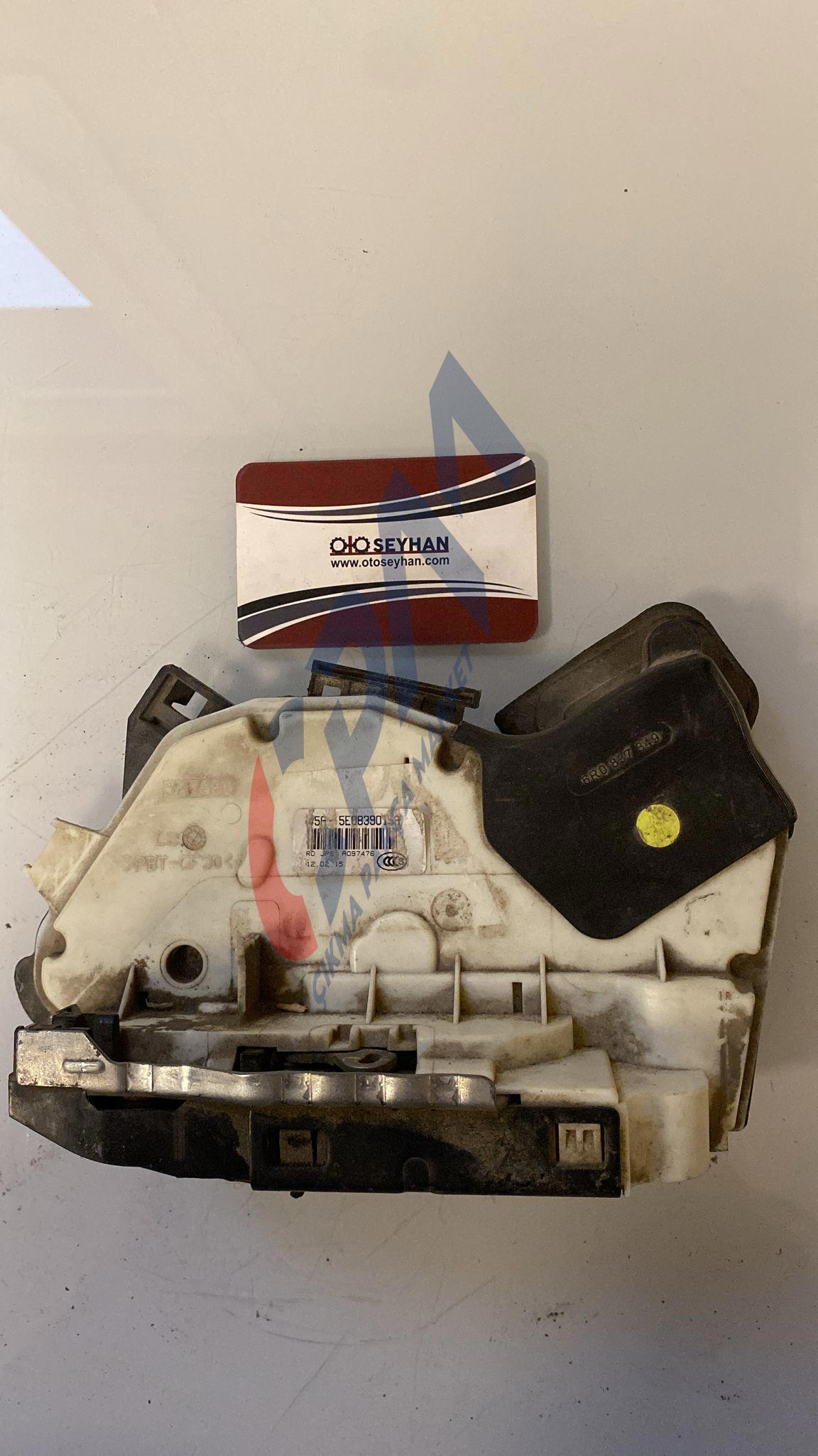 5E0839015A Passat b8 sol arka kapı kilidi