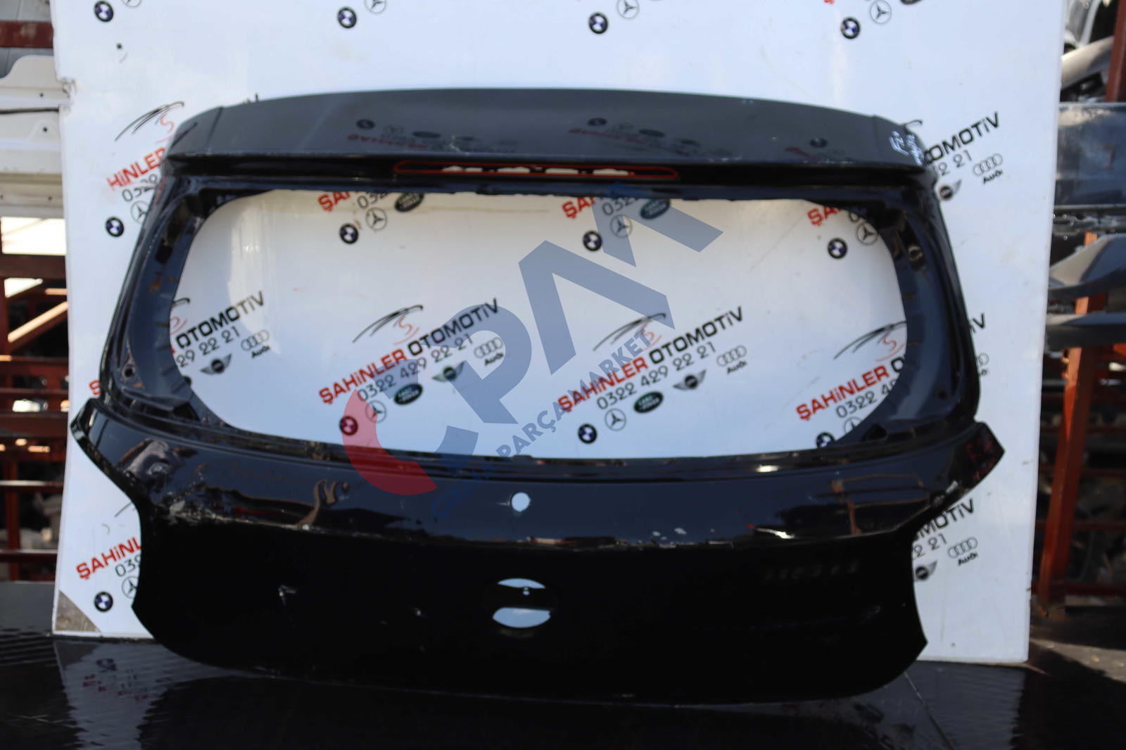 BMW 1 Serisi F20 Arka Bagaj Kapağı