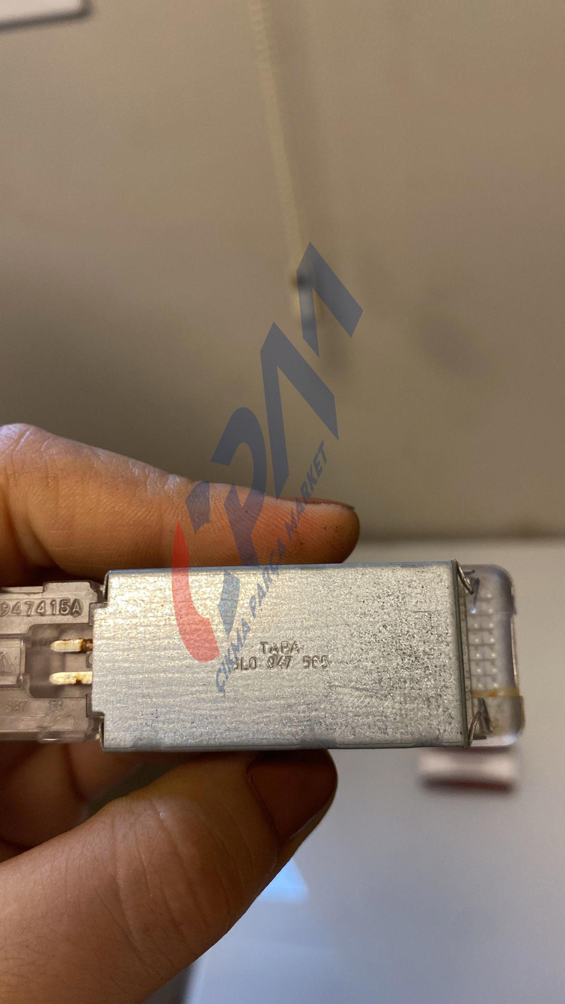 6L0947565 volkswagen Passat b8 kapı aydınlatma lambası