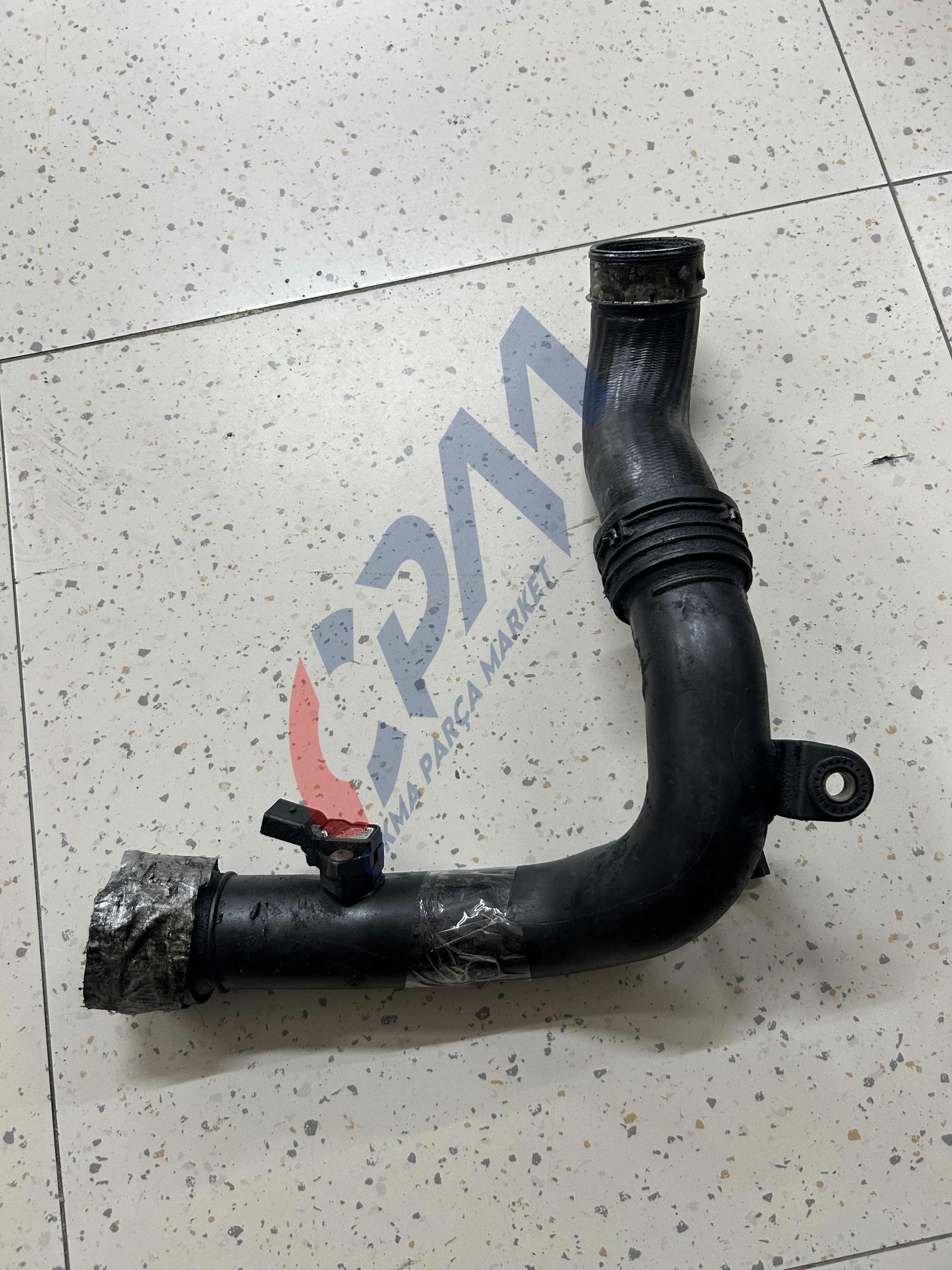 VOLKSWAGEN PASSAT TURBO BORUSU 1K0145770D