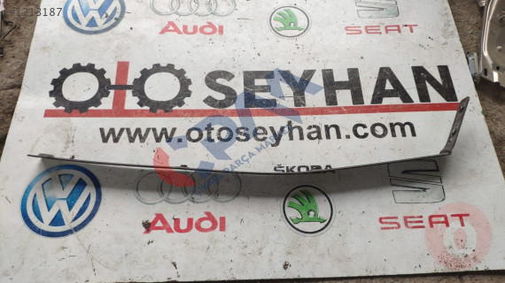 2K0843795A vw caddy 2007 sol sürgülü kapı ray kapağı