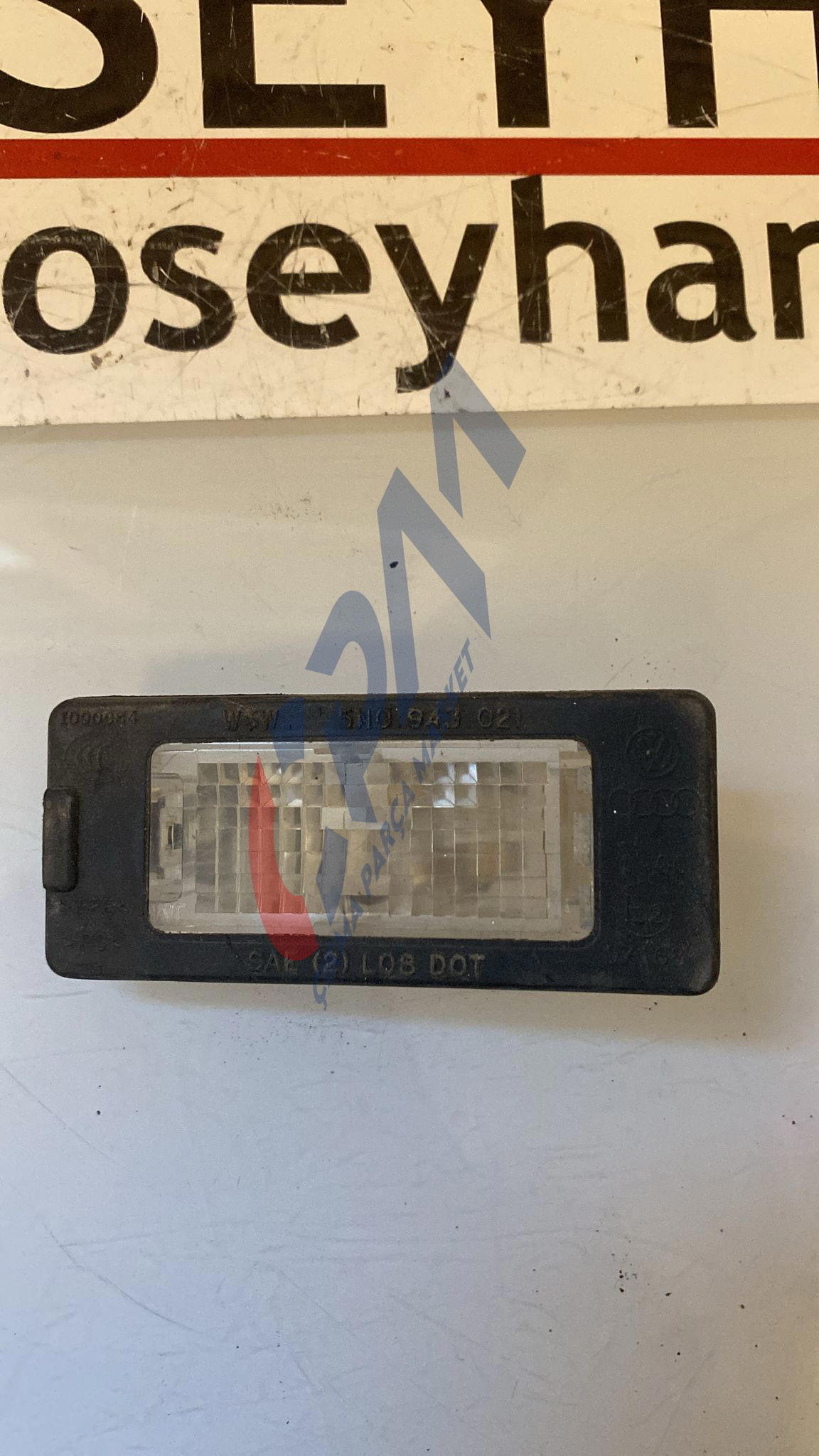 5N0943021B Skoda Octavia 2018 plaka lambası