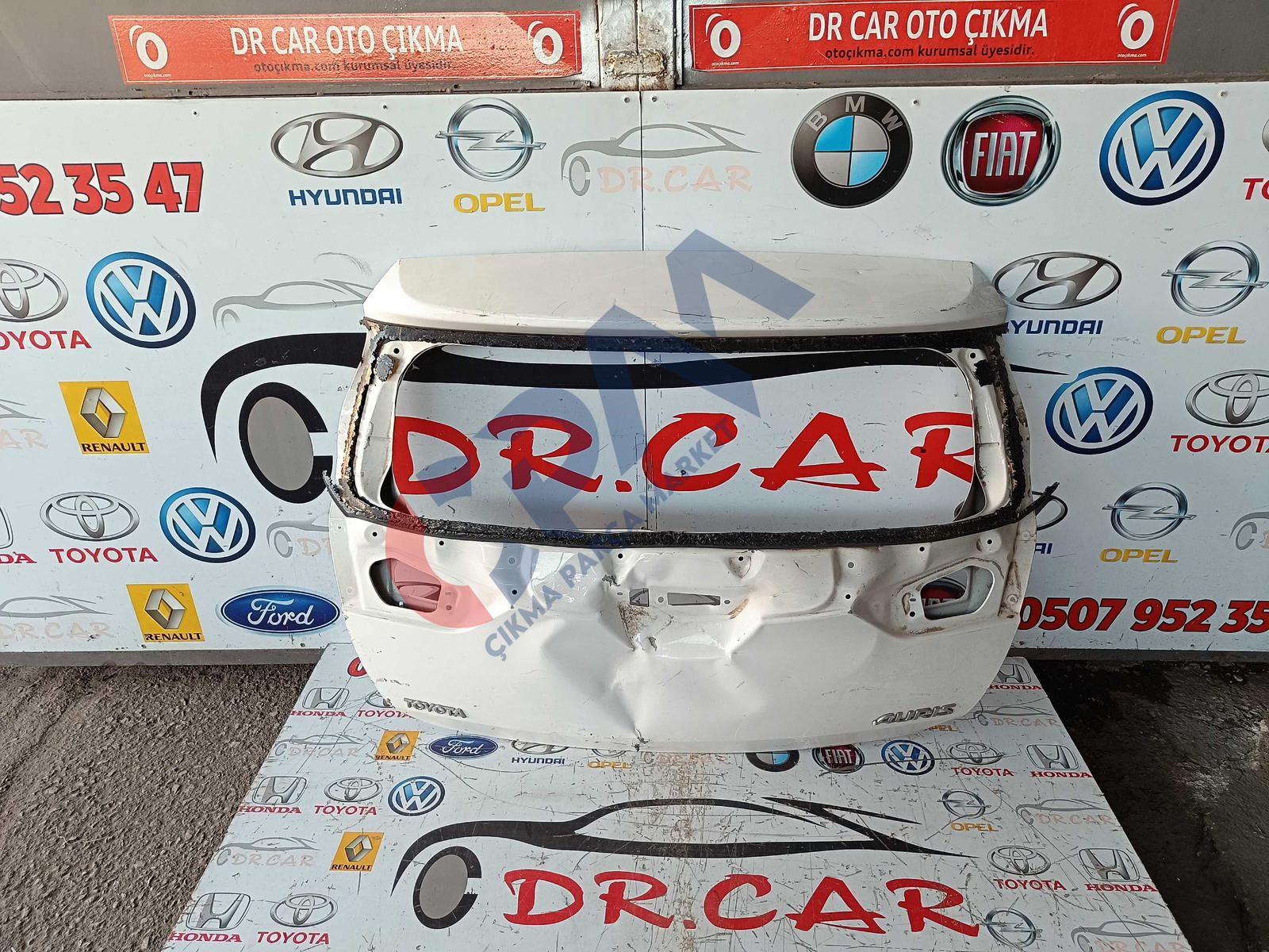 Toyota Auris Bagaj Kapağı