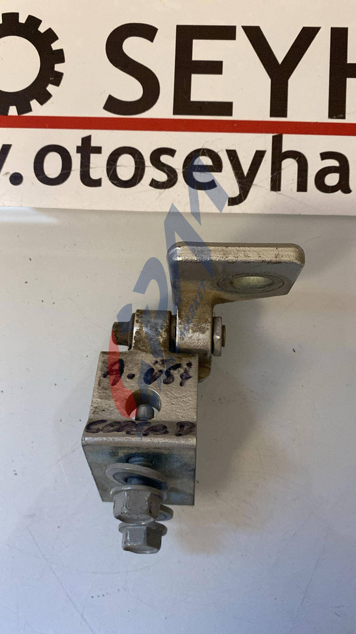 13181937 Opel Corsa D sol arka kapı üst menteşesi