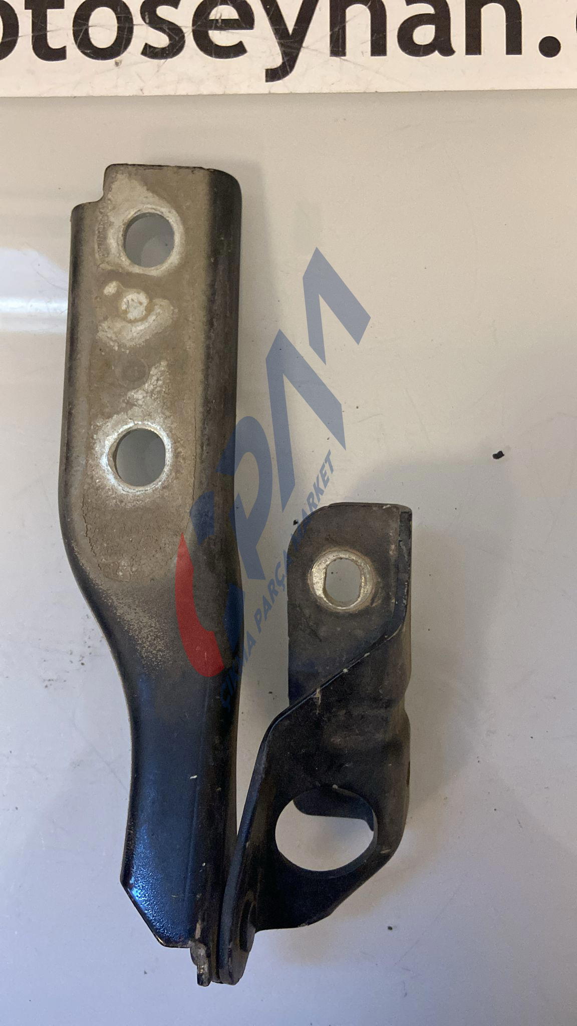 8P0823302B audi a3 2010 motor kaput menteşesi  sağ