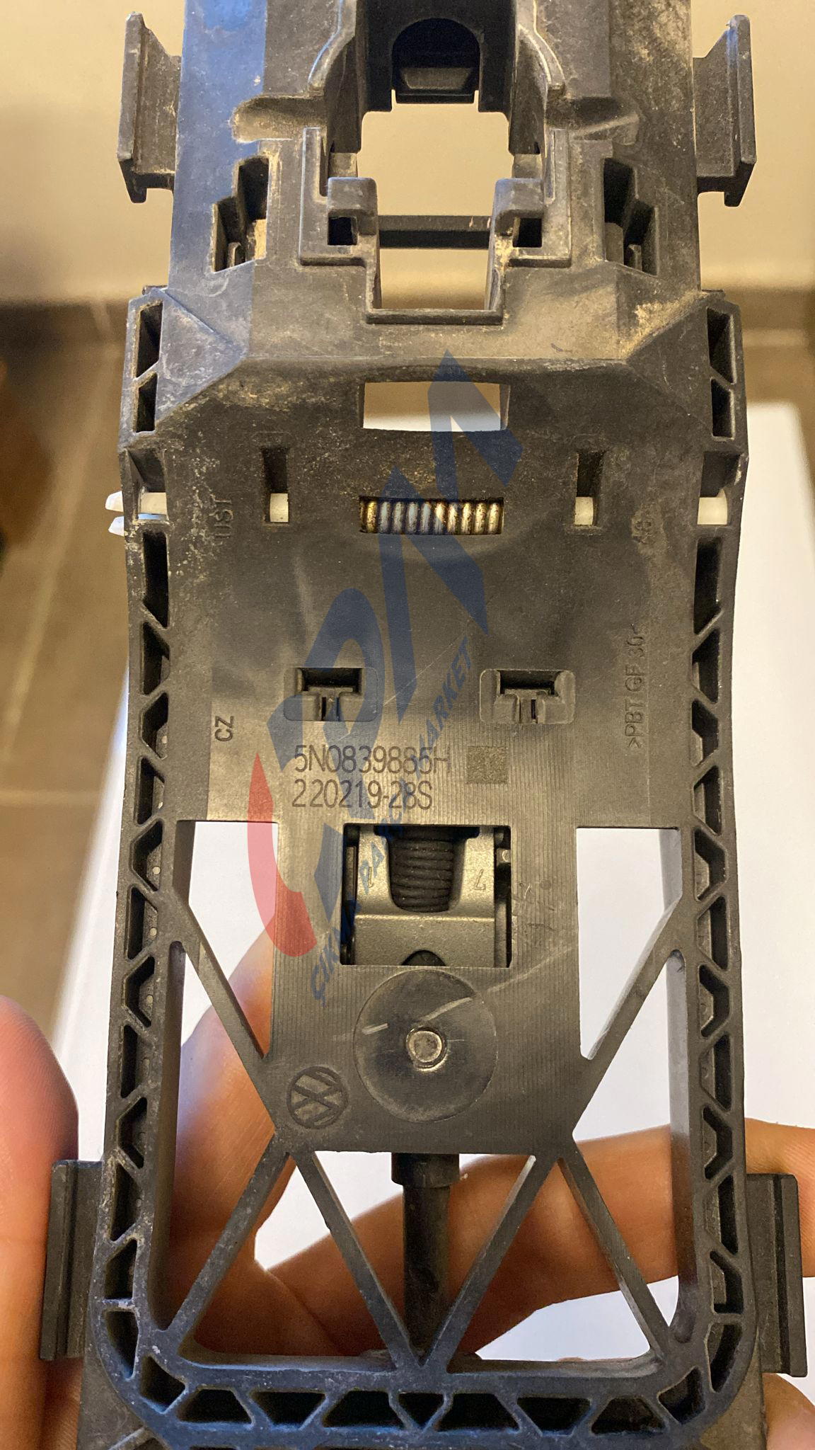 5N0839885H Skoda Octavia arka sağ kapı kolu iç mekanizması