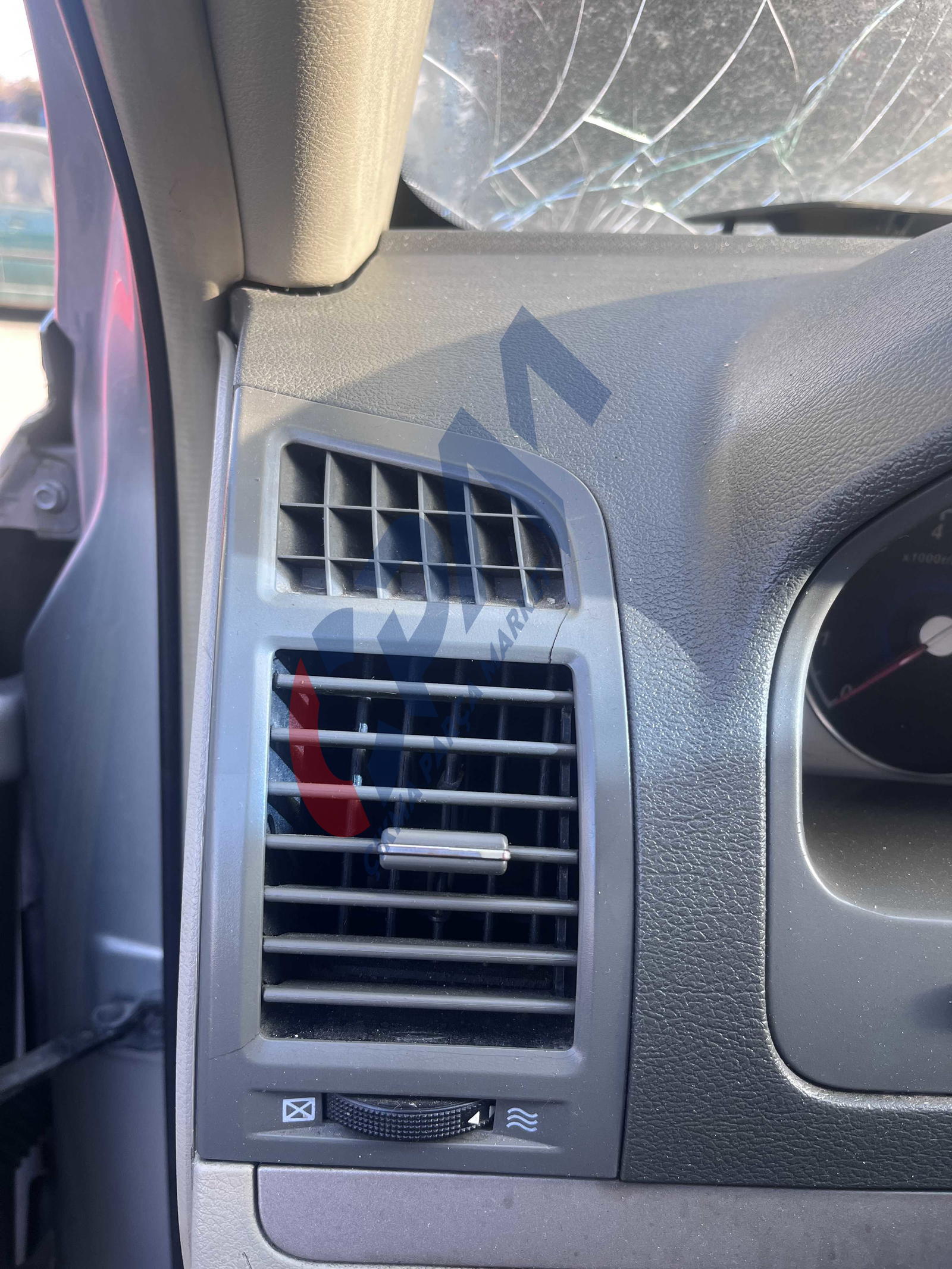 GEELY EMGRAND SOL KALORİFER IZGARASI