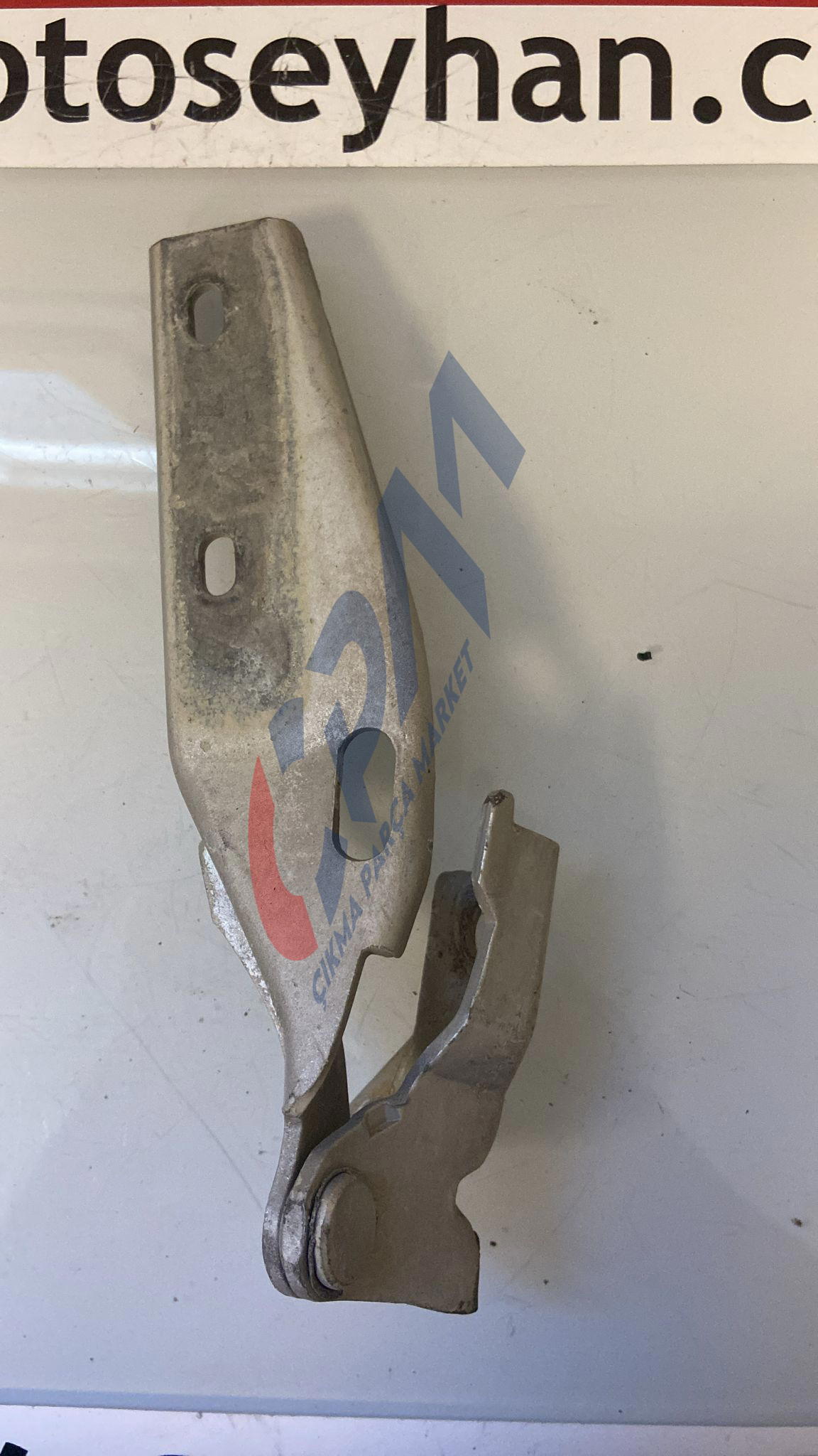 1M0823302B seat toledo 1999 04 leon 2000 06 kaput menteşesi sağ