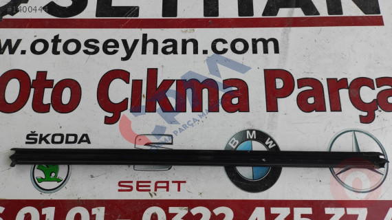 5N0837480 Volkswagen Tiguan ön sağ cam fitili 2013