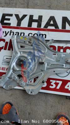 82480 2Y330 2012 hyundai ix35 ön sağ kapı cam kriko ve pano