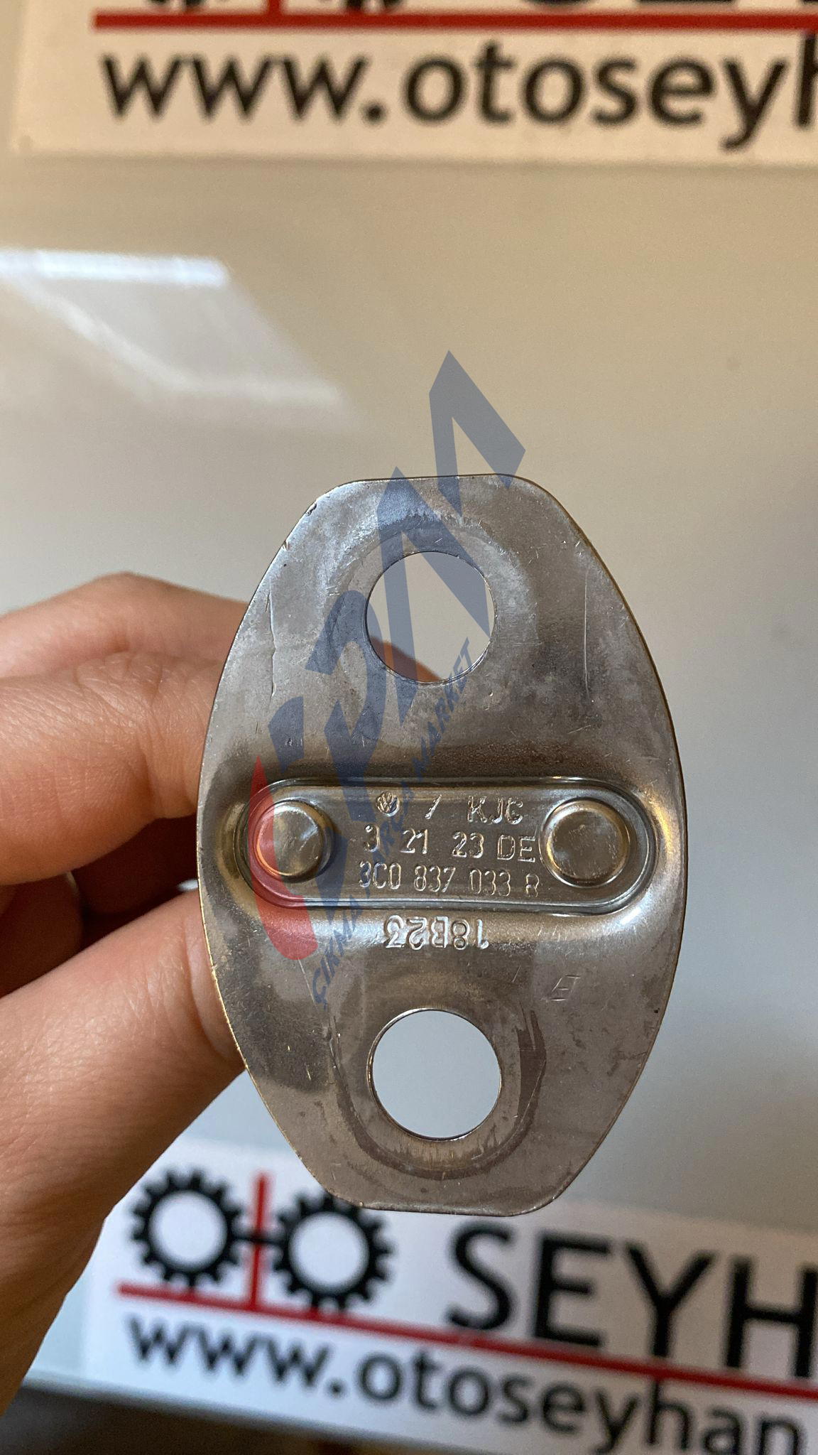 3C0837033B Volkswagen Golf 8 sağ sol ön kapı kilit karşılığı