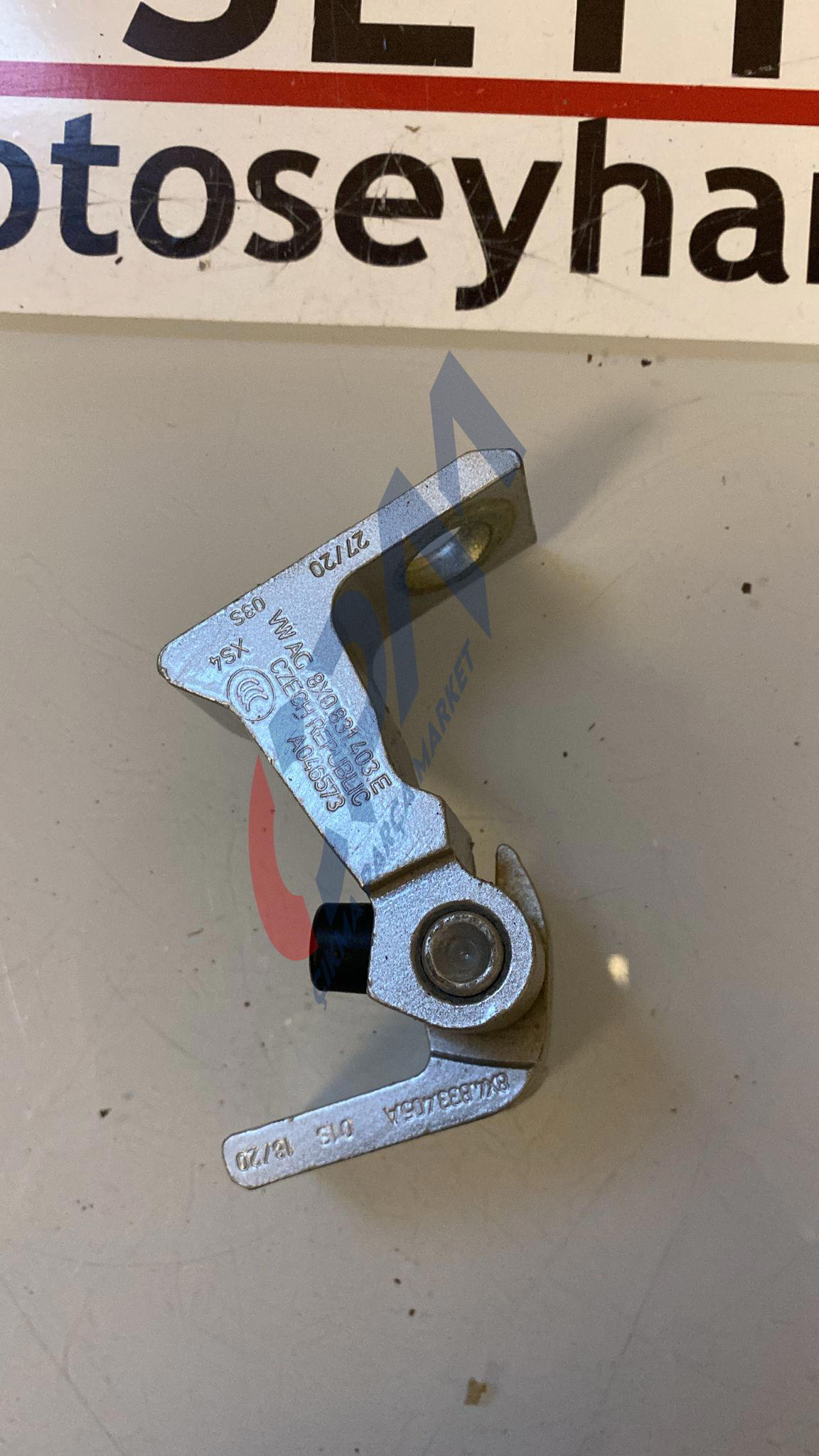 8X0831403E 8X4833405A Skoda Scala 2020 sol ön arka alt üst kapı menteşesi