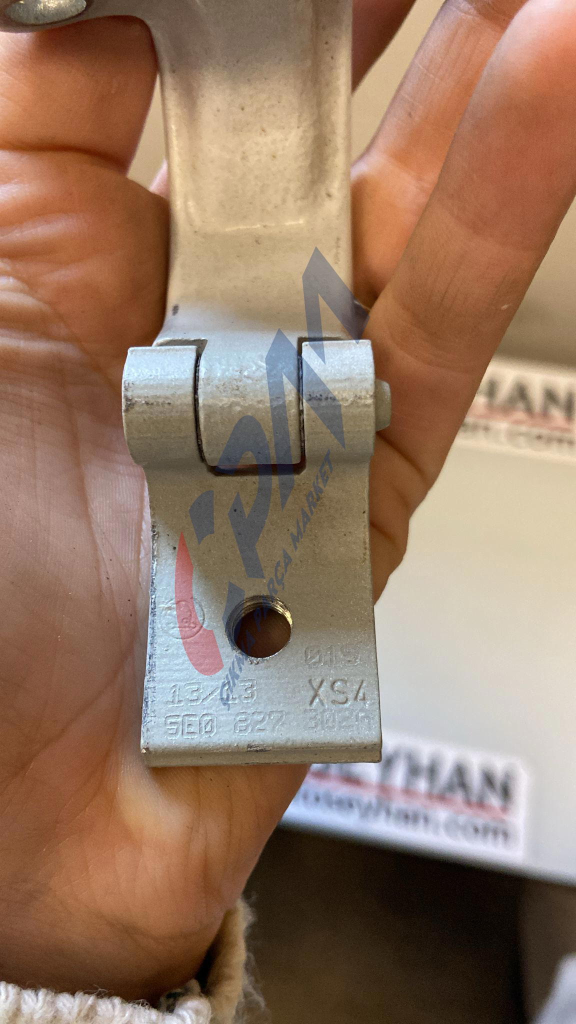 5E0827302A seat toledo 2012 19 bağaj kapağı menteşesi sağ