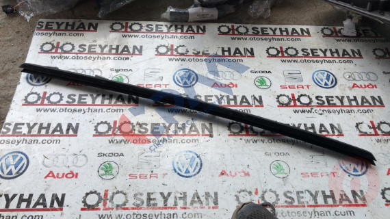 bmw x5 e70 sağ ön kapı iç cam sıyırıcı fitil