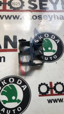 5Q0937545A Seat Leon 2015 kablo soket braketi
