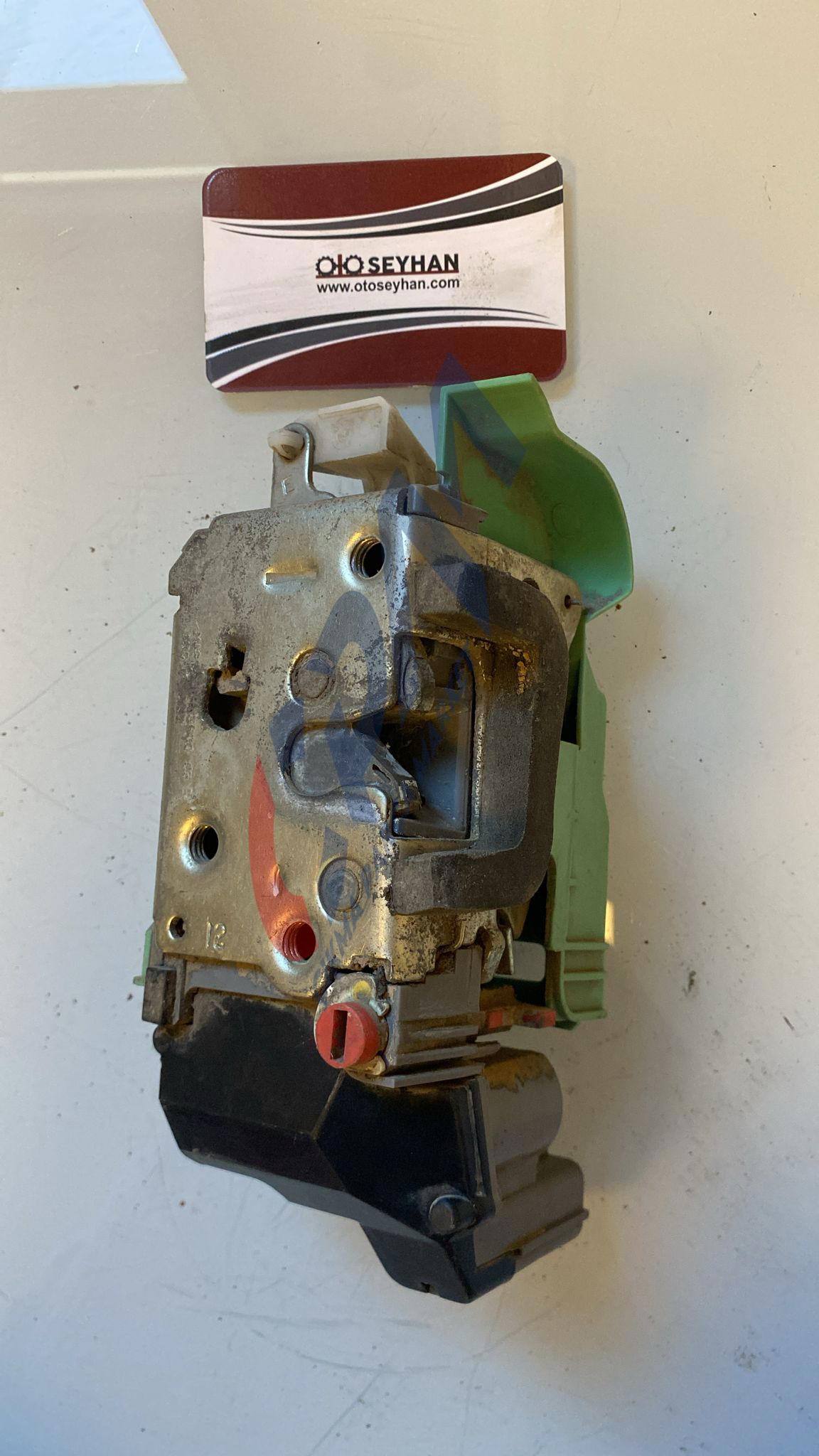 Fıat linea 2015 sol arka kapı kilidi