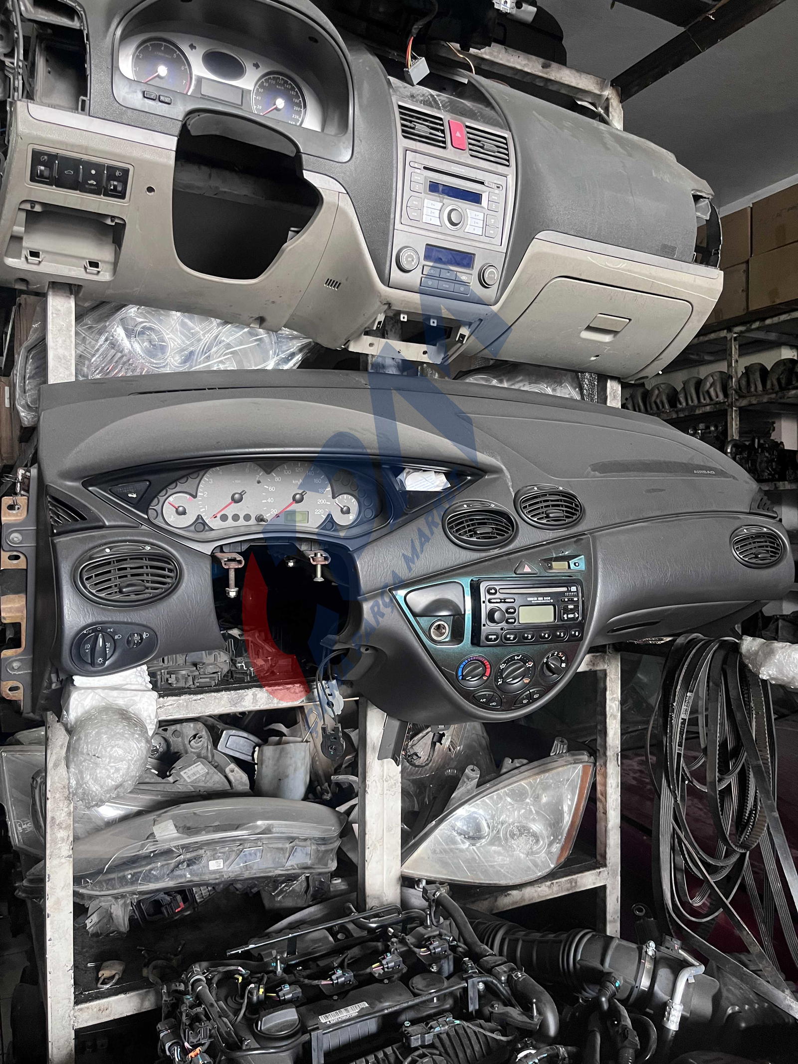 FORD FOCUS 1 KOMPLE GÖĞÜS TORPİDO