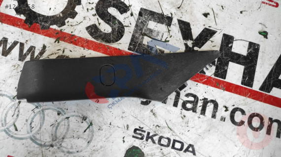 8W1863312A audi a4 2017 konsol sağ yan panel parçası