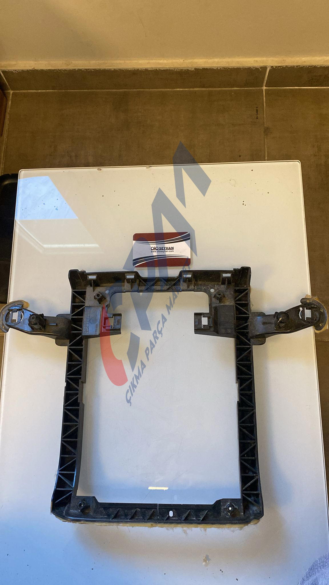 3G0868519 volkswagen Passat b8.5 b8 ön tavan lambası bağlantı braketi