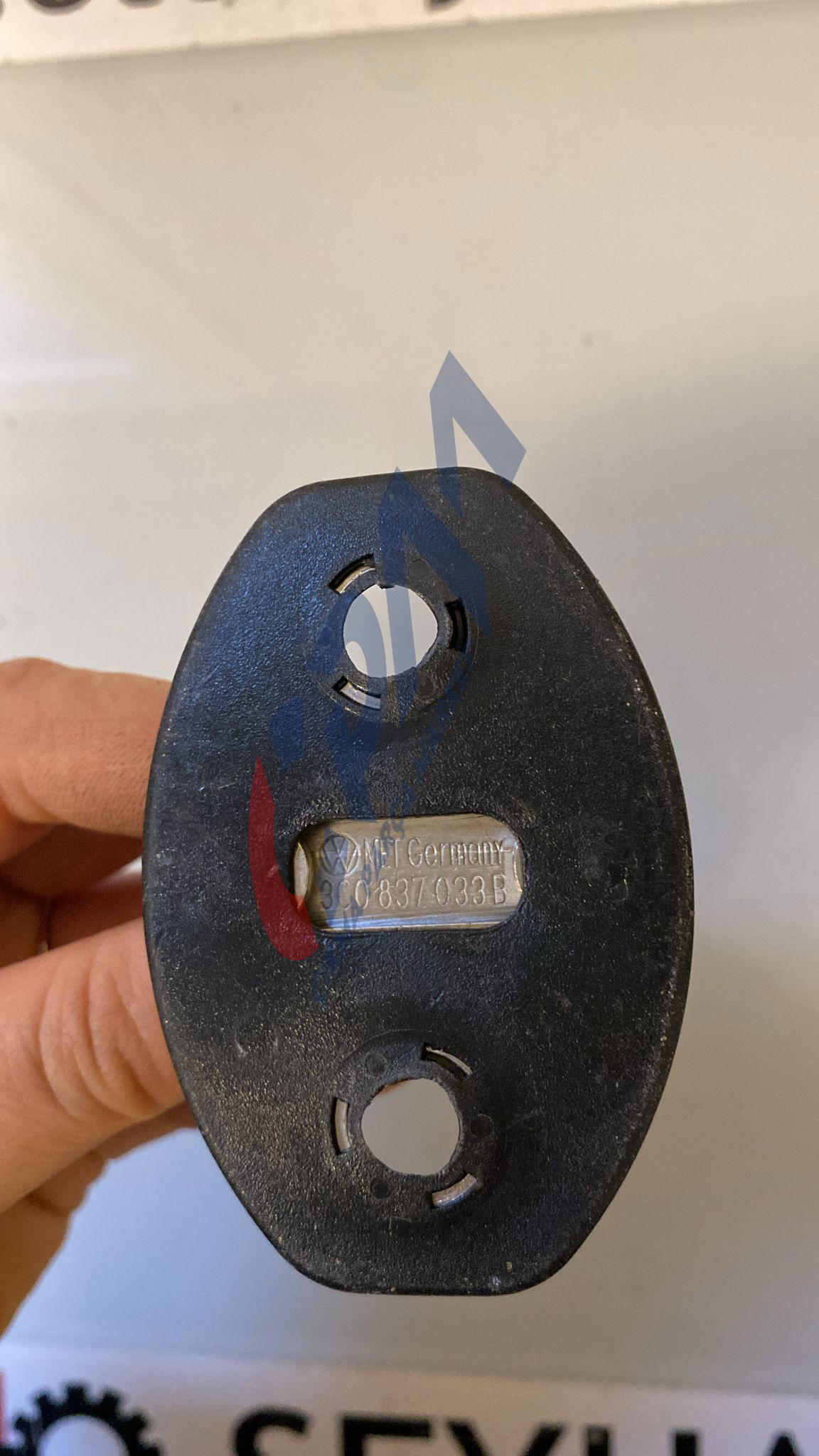 3C0837033B Skoda Süperb 2020 sol ön kapı kilit karşılığı