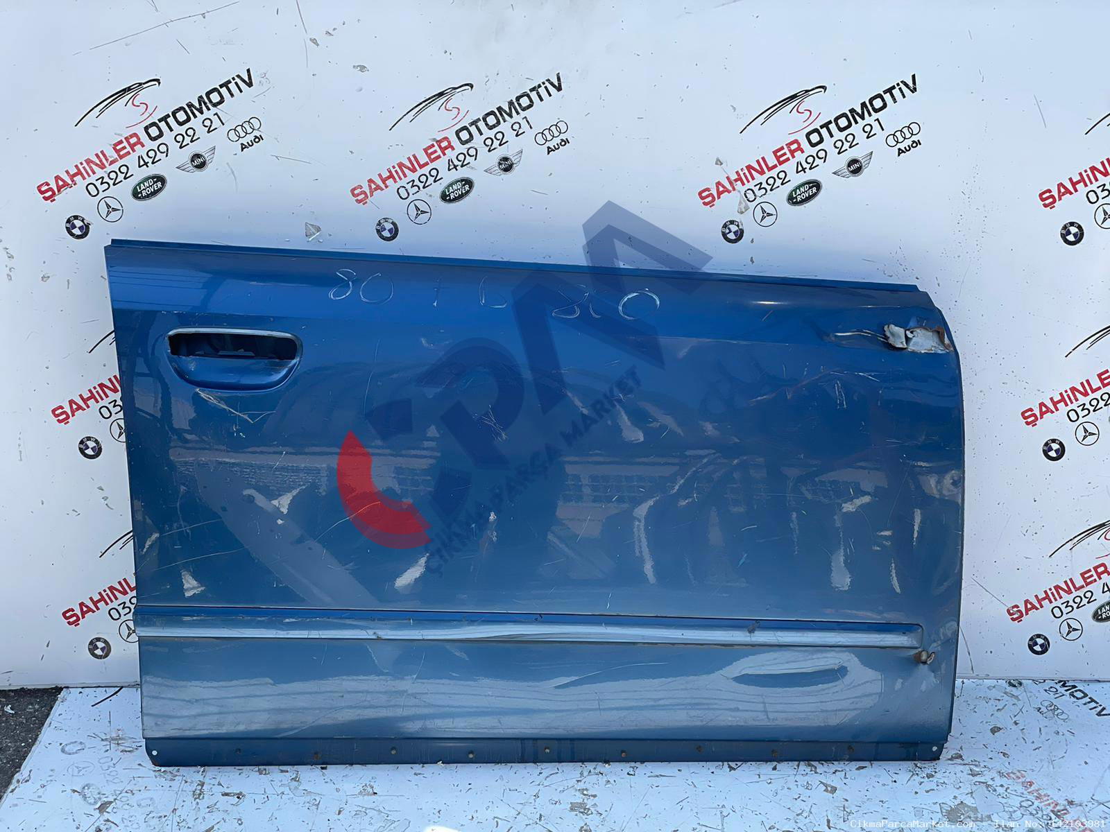 Audi A4 Sağ Ön Kapı