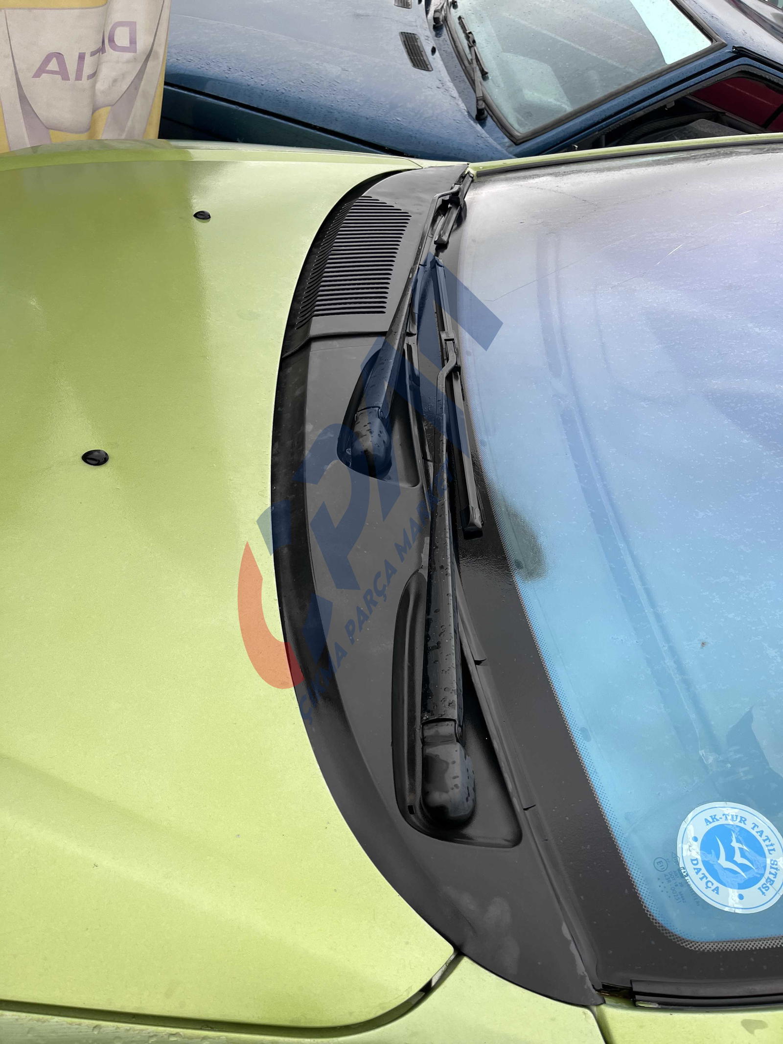 RENAULT SCENİC 1 ÖN CAM IZGARASI