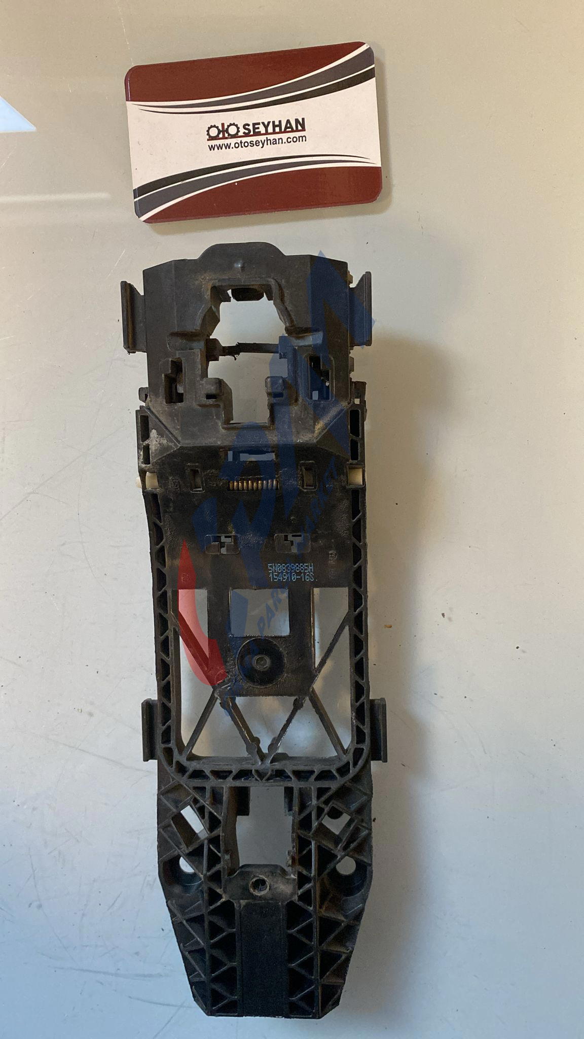 5N0839885H vw polo sağ ön sağ arka kapı kolu braketi