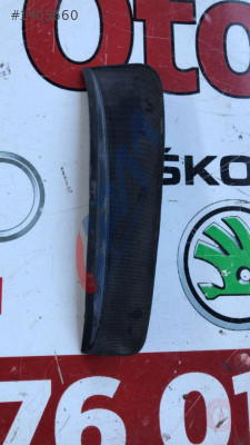 8V1863301 audi a3 orta konsol iç taban matı