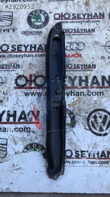 6R0821112 Volkswagen Polo 2017 1.2 tsı ön sağ çamurluk braketi